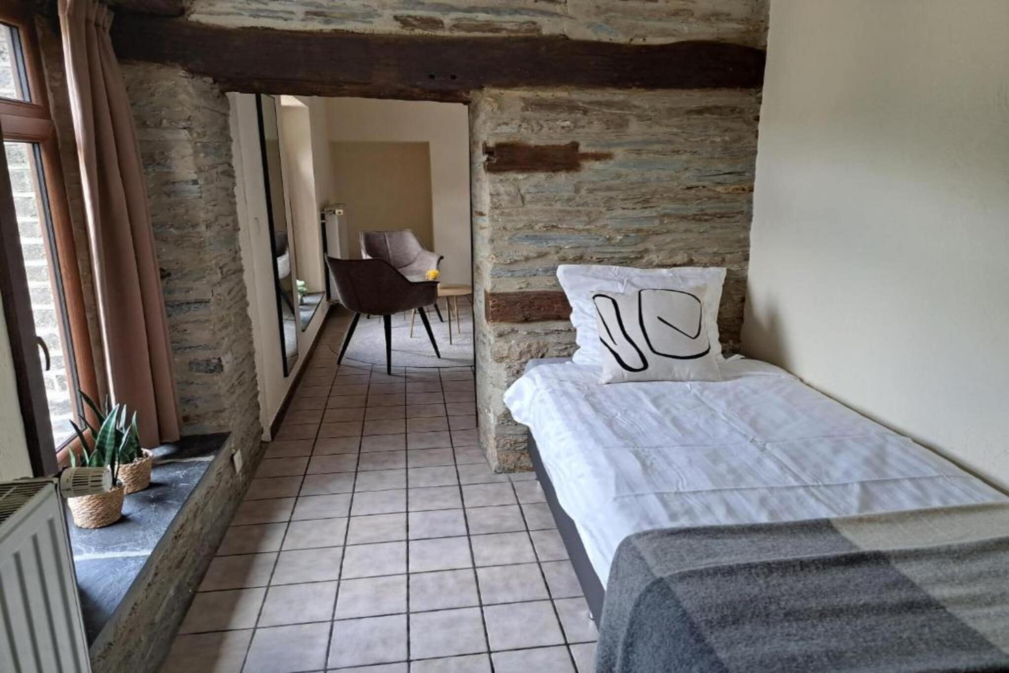 Au Coeur d'Alle - Triple Room with Bathroom-Bedroom