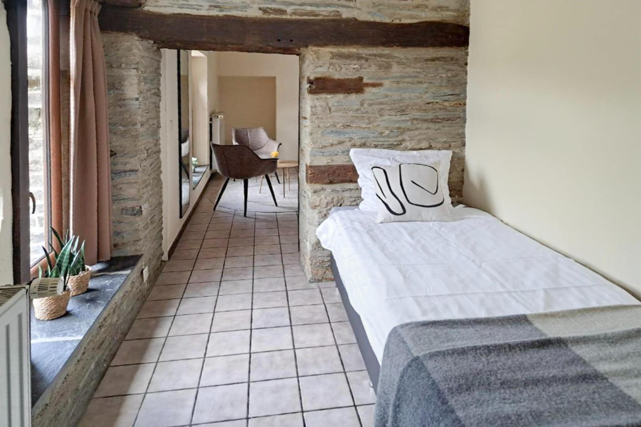 Au Coeur d'Alle - Triple Room with Bathroom-Schlafzimmer