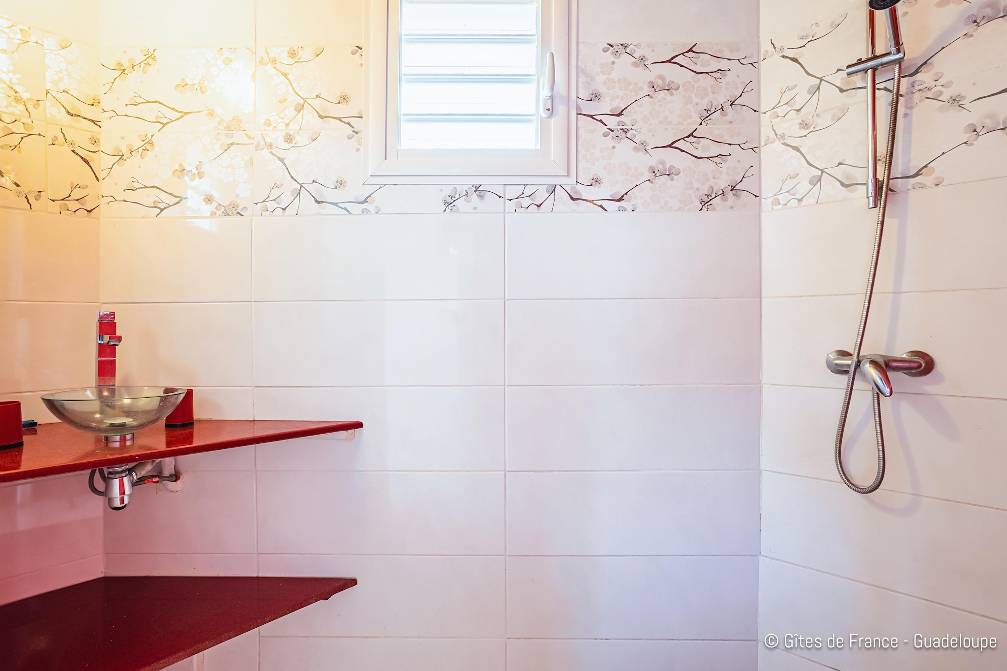 Paradise Bay Bungalow cosy bord de mer et piscine-Salle de bain