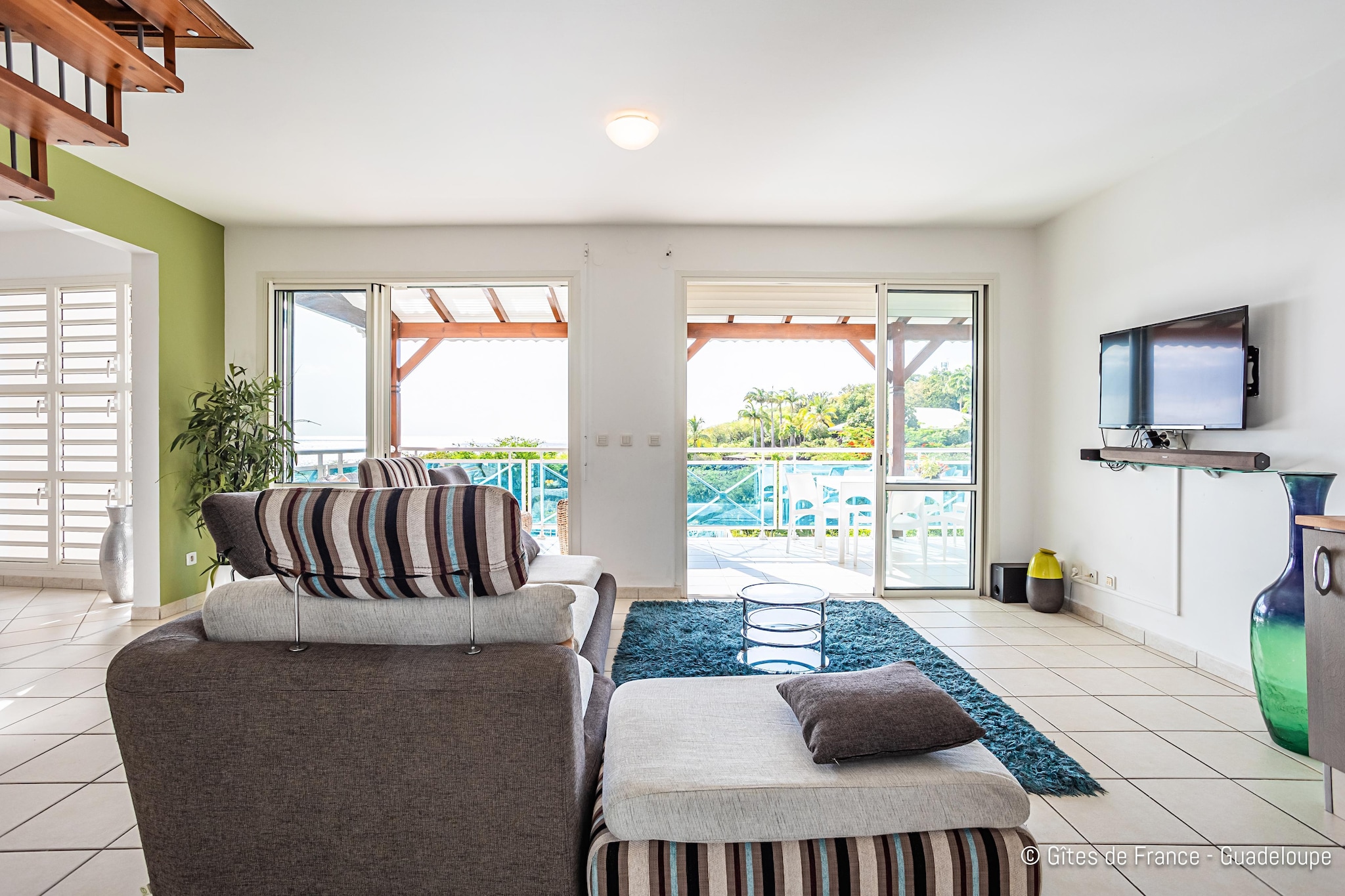 Paradise Bay Villa standing avec vue sur mer Non Remboursable-Salon