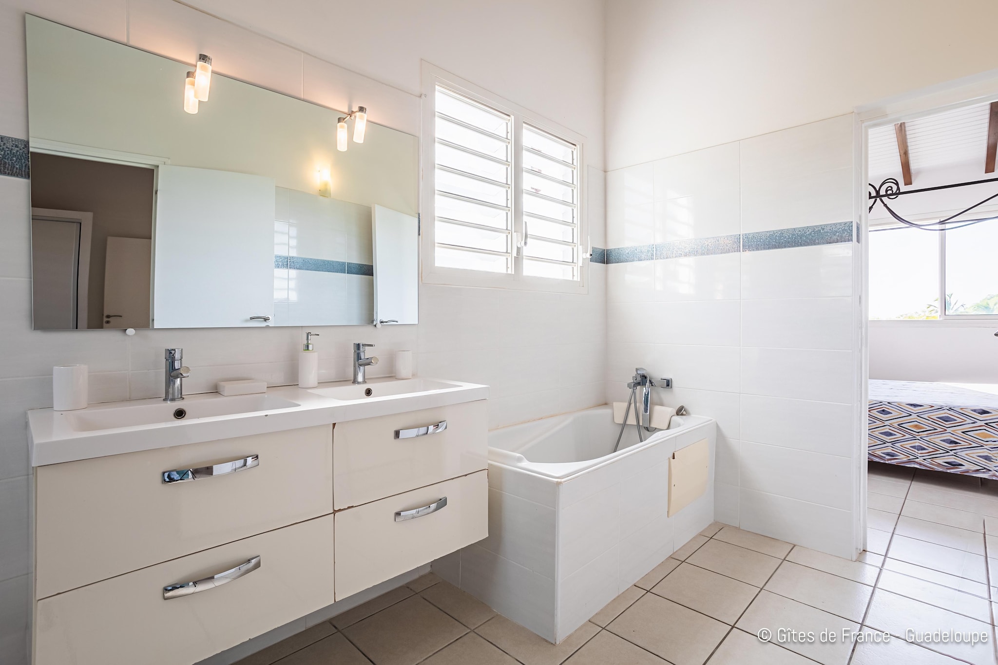 Paradise Bay Villa standing avec vue sur mer Non Remboursable-Salle de bain