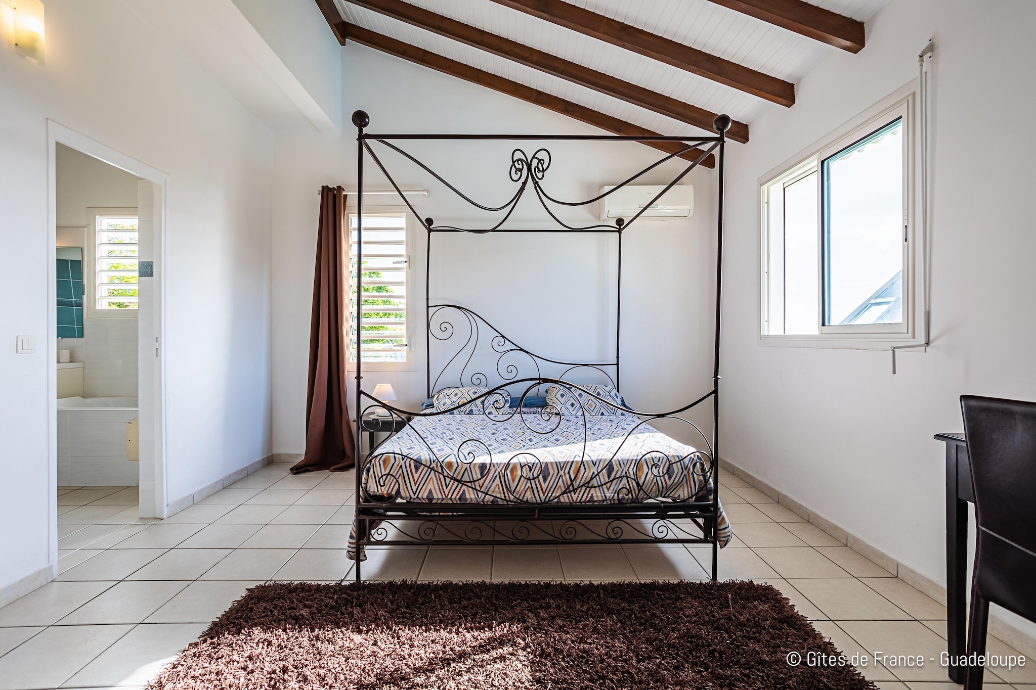 Paradise Bay Villa standing avec vue sur mer Non Remboursable-Chambre