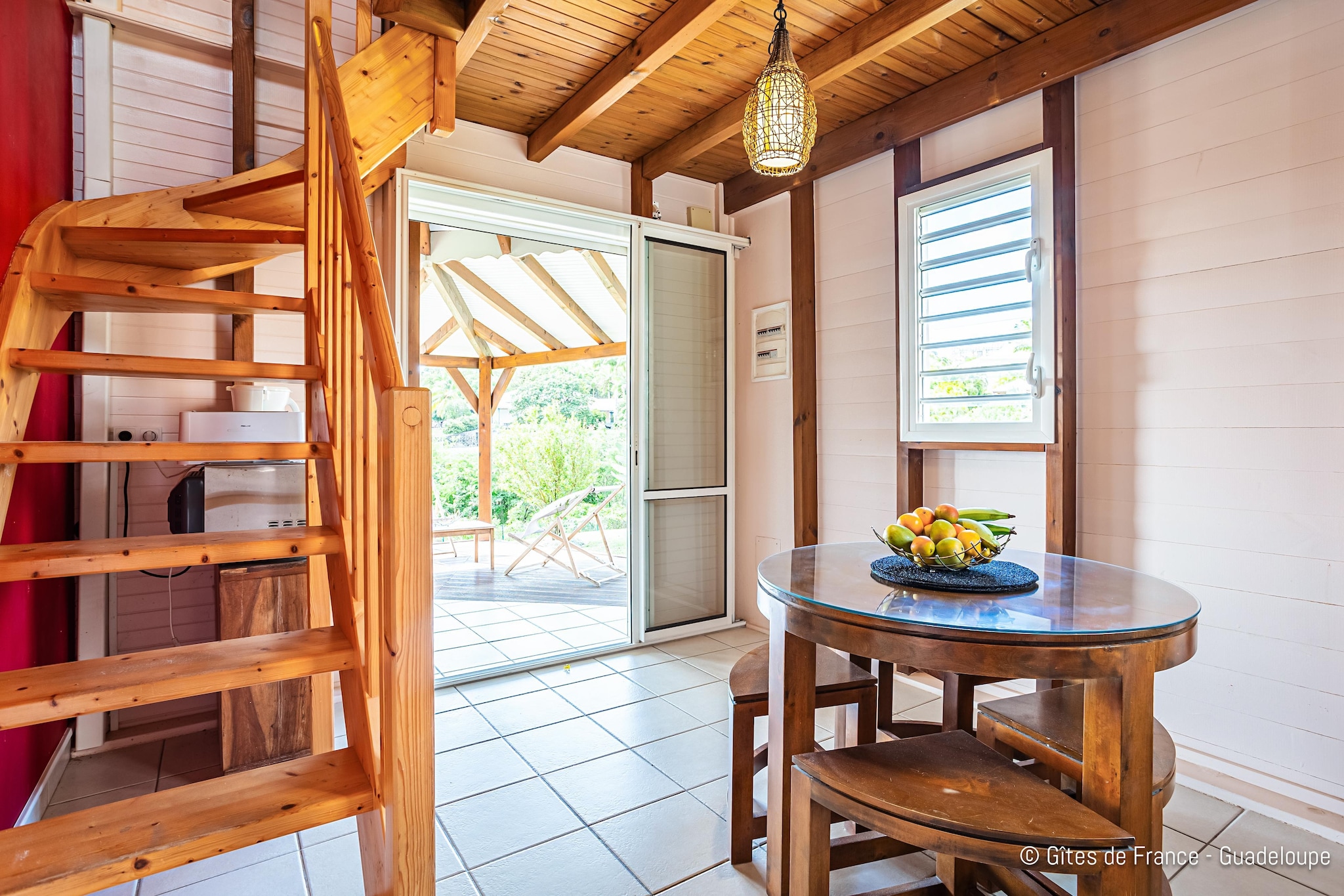 Complexe entier-Résidence-Villa-Salle de Bain amenagée-Vue mer-Salle à manger