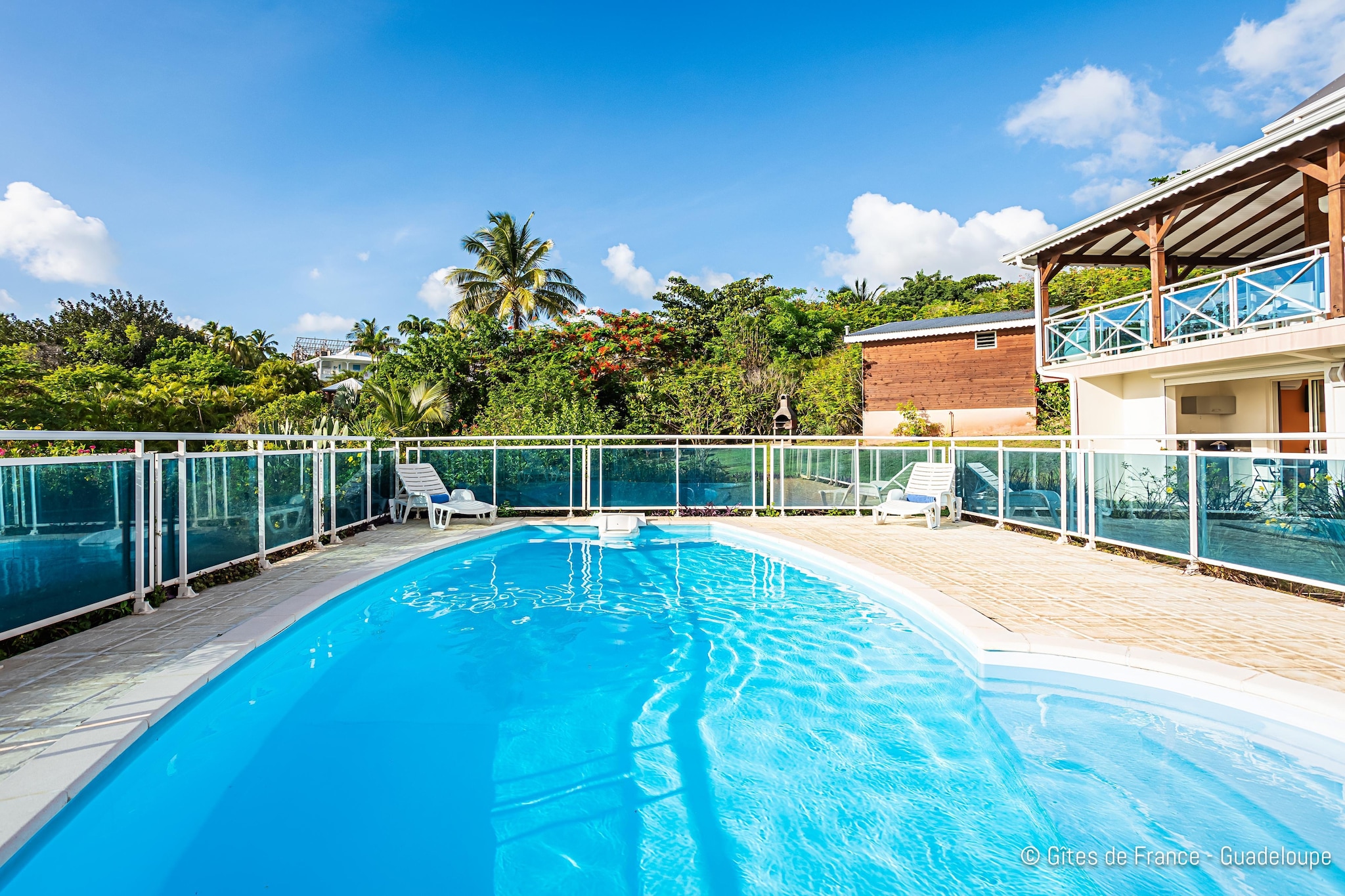 Complexe entier-Résidence-Villa-Salle de Bain amenagée-Vue mer-Piscine