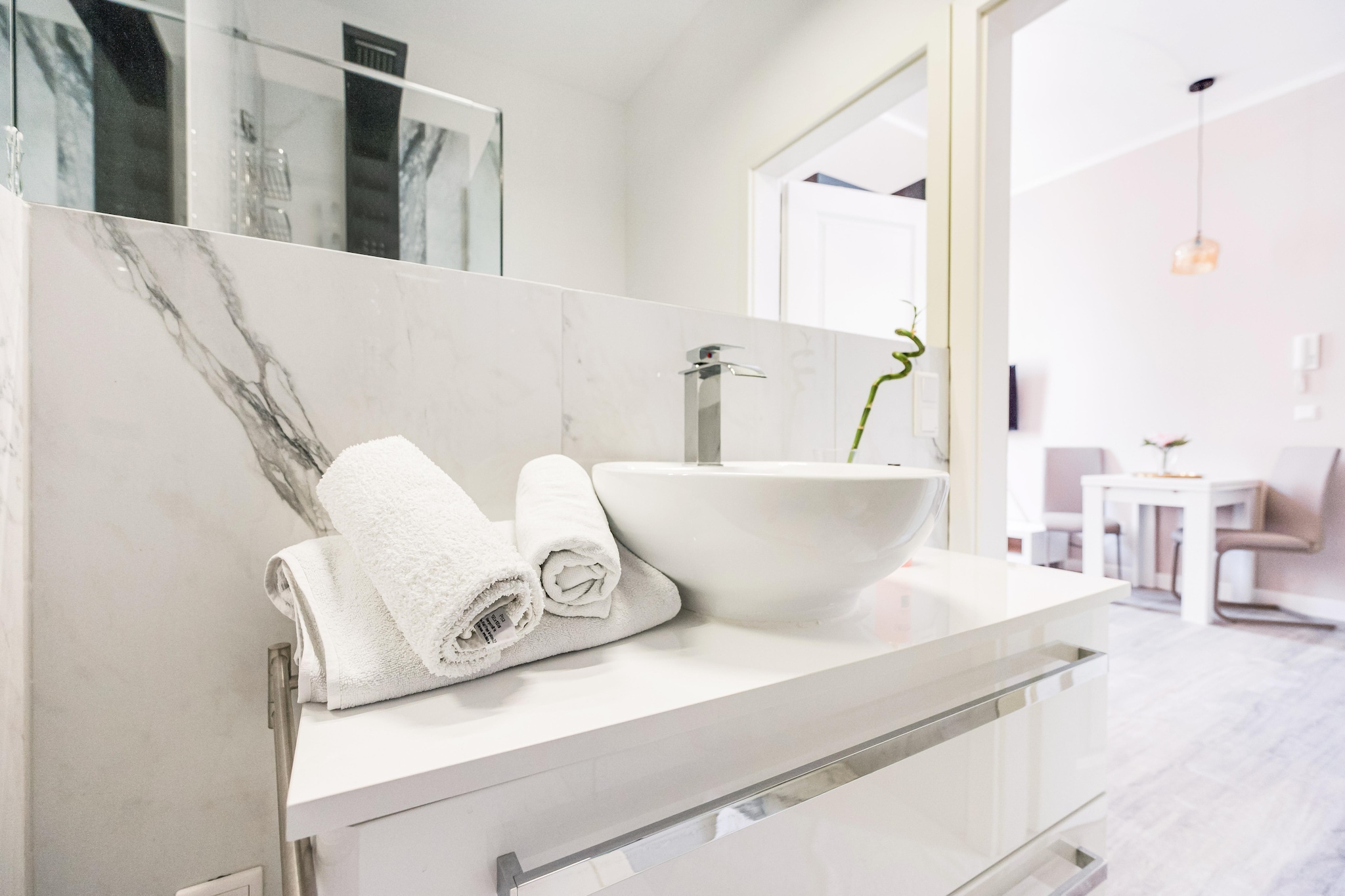 Apartment Bad Camberg-Badkamer