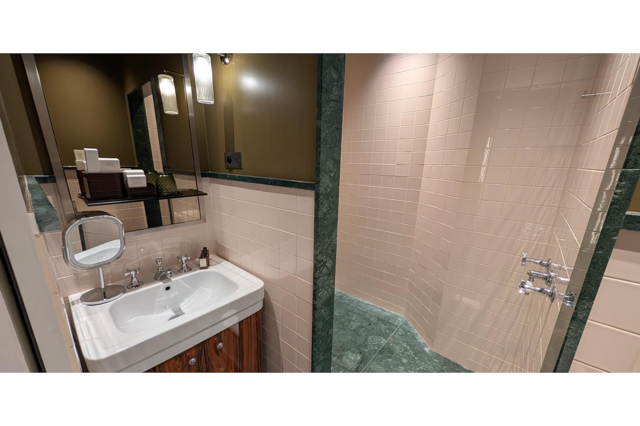 Hotel Palais - Standard Double Room - CRS-Badkamer