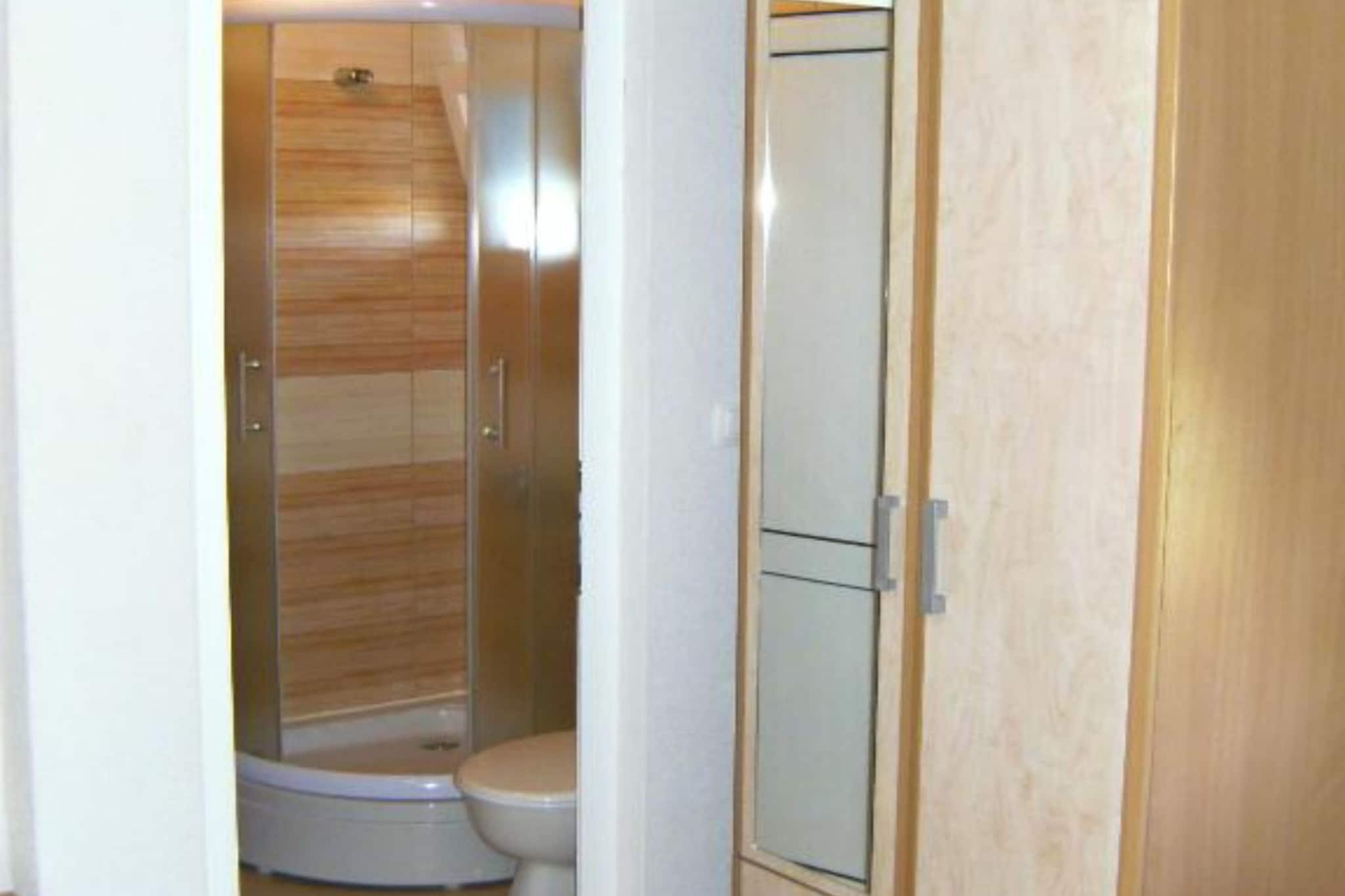 Double bed 3-Badkamer