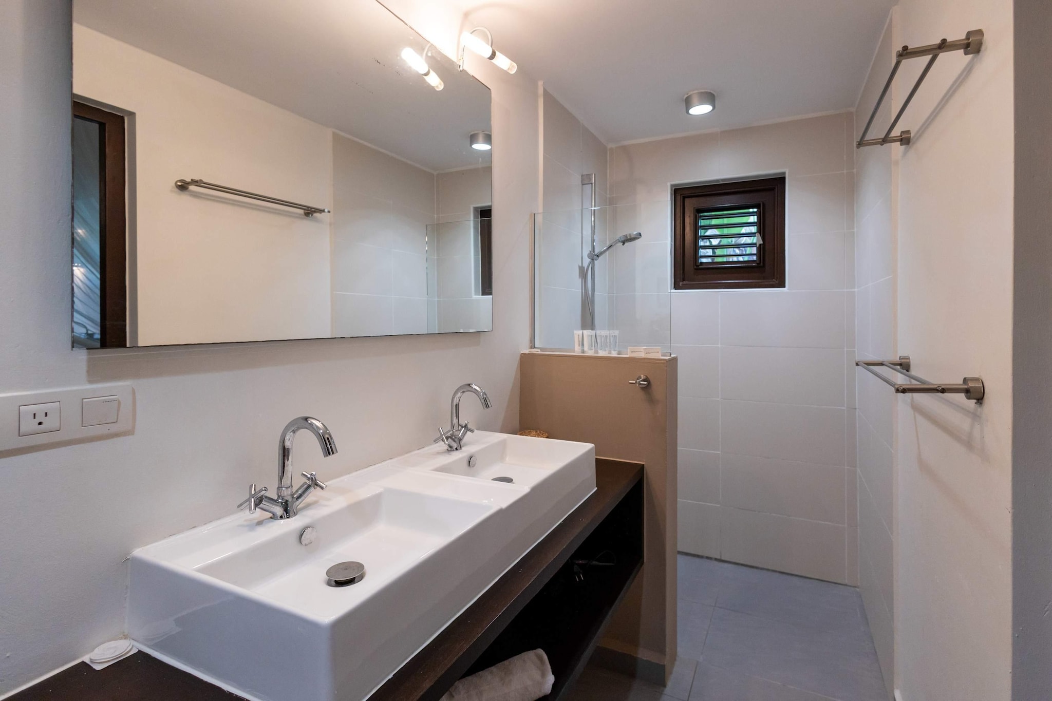 Indigo Garden 6-Badkamer