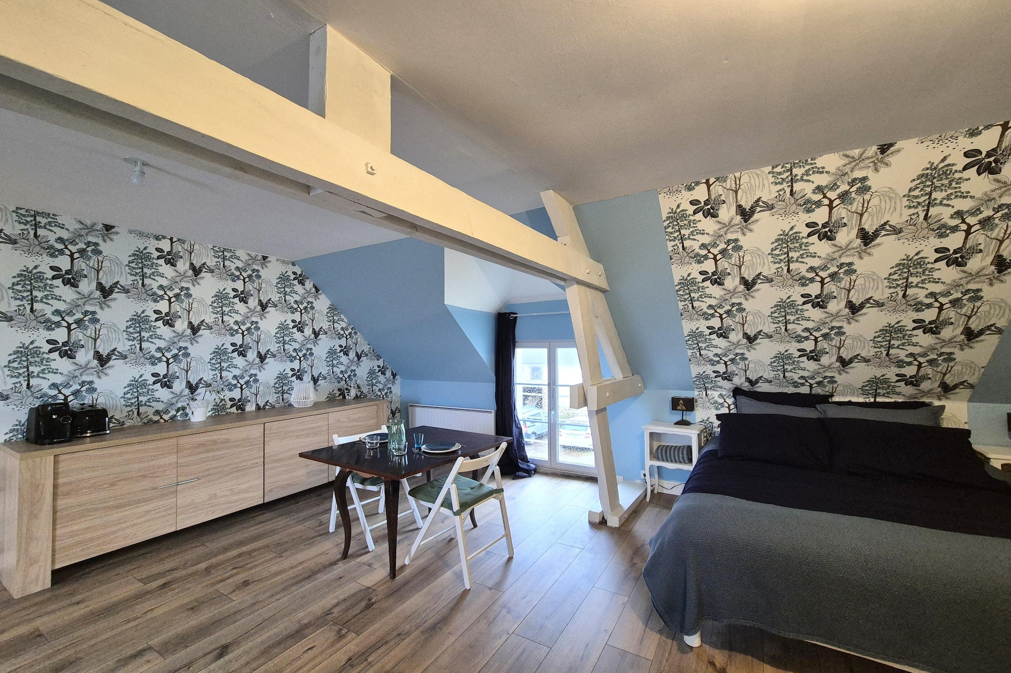 Studio au 1er étage-Eetkamer