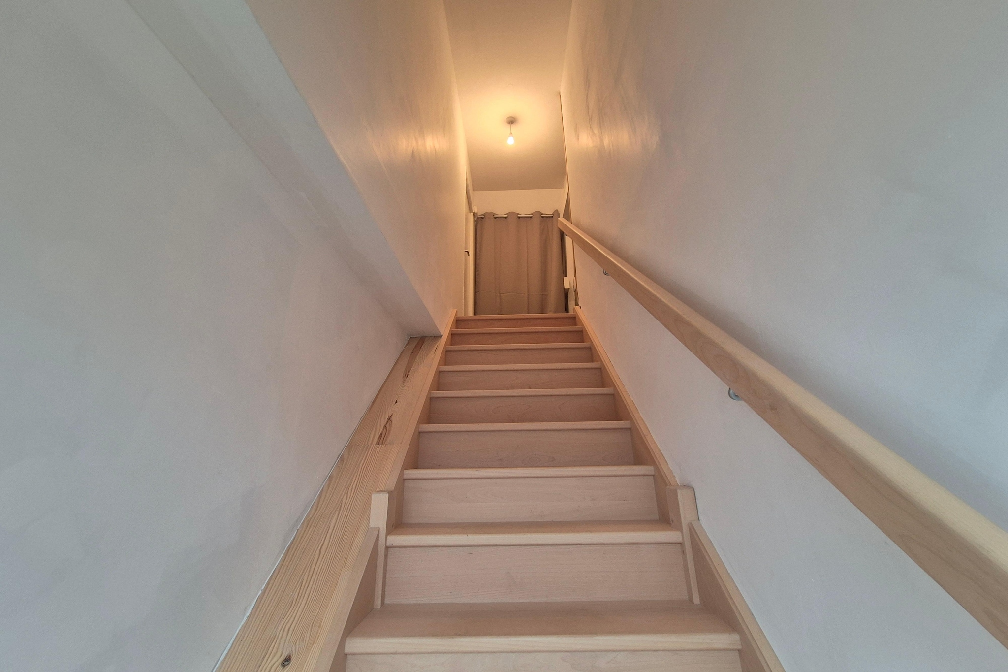 Studio au 1er étage-Trap