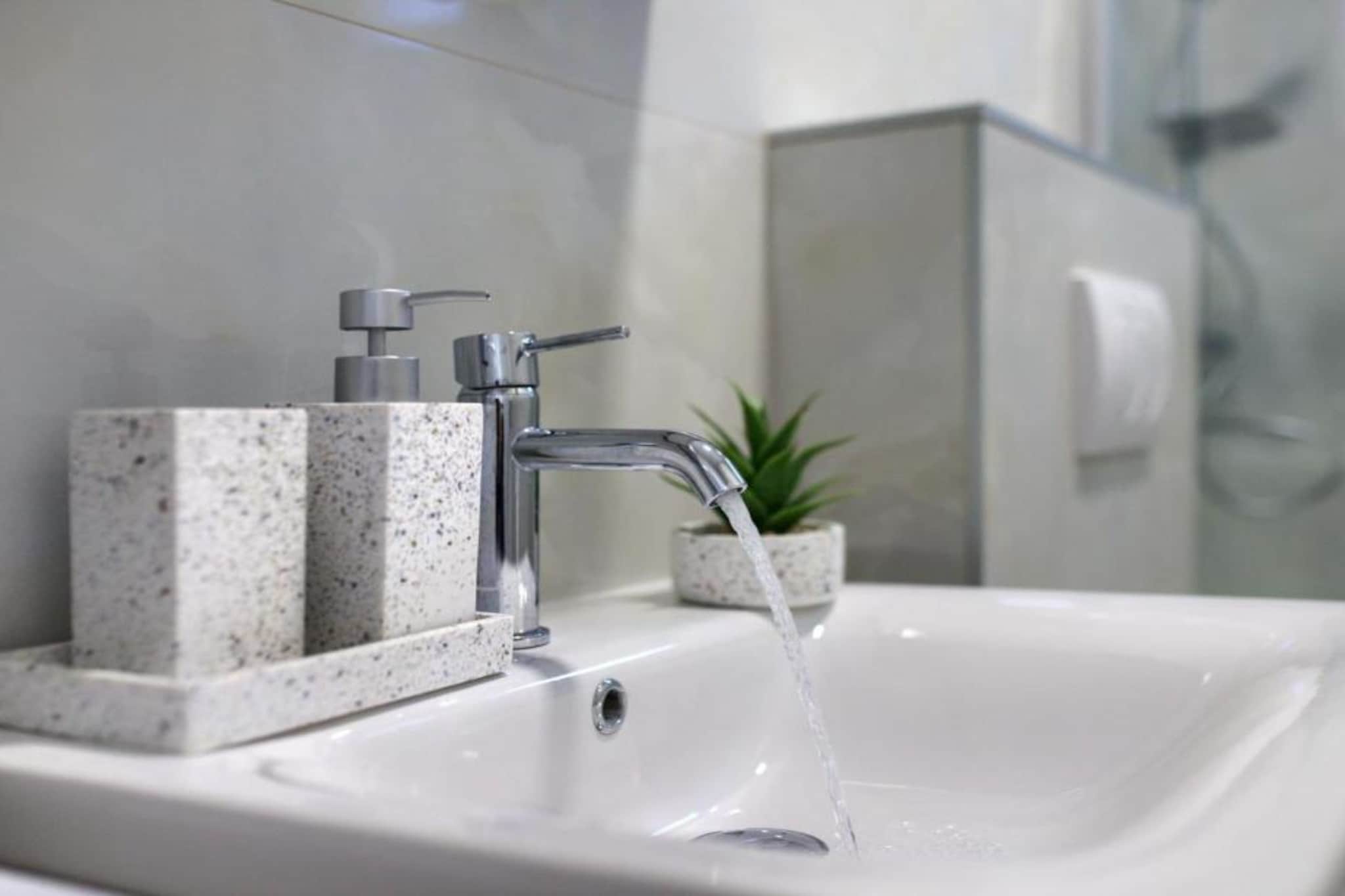 Apartments Mons - Two Bedroom Apartment With Terrace (A2)-Badezimmer