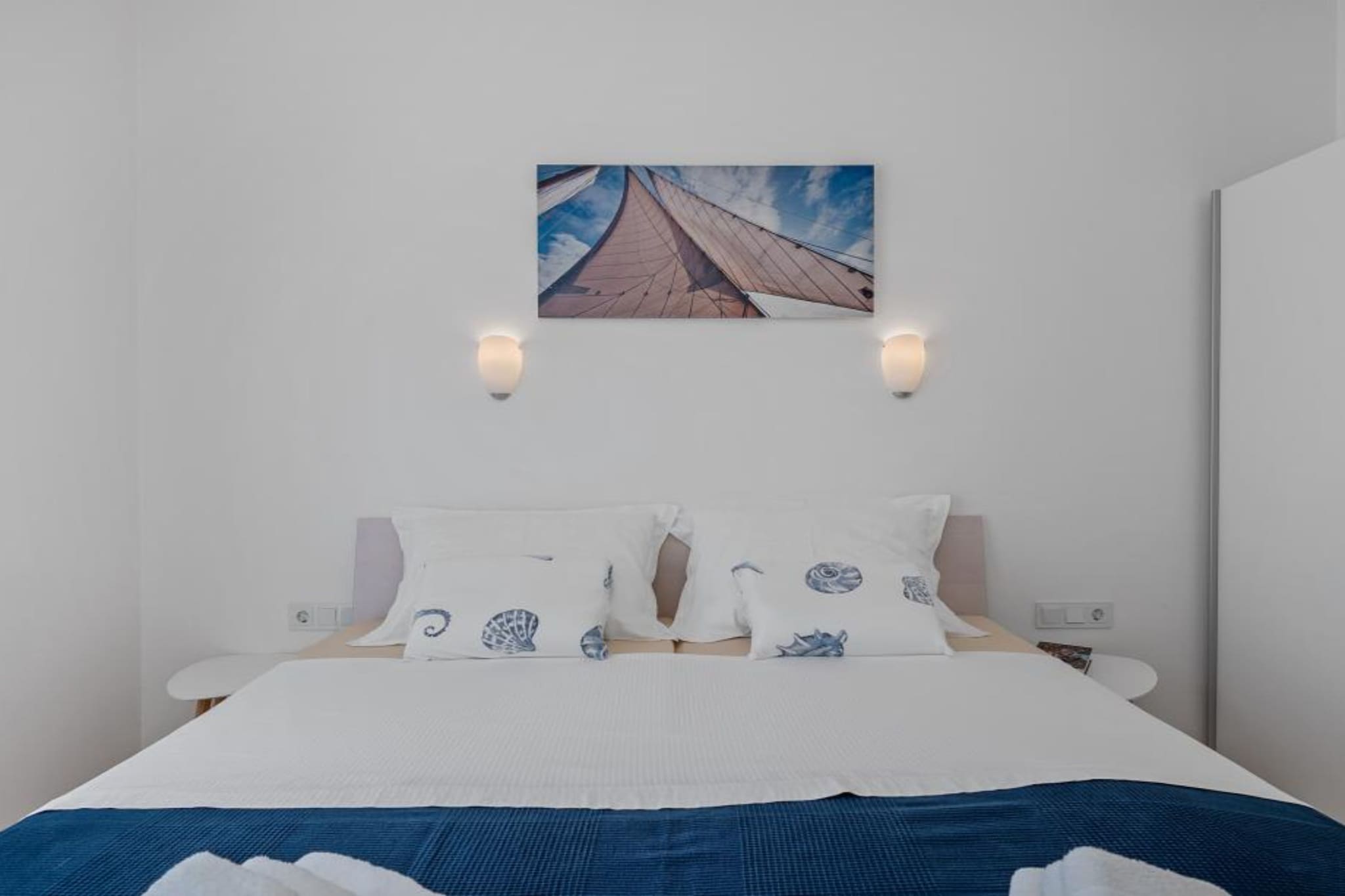 Apartments Villa Salvia Adriatica Grebaštica - Two Bedroom Apartment With Terrace And Sea View (Adriatica)-Slaapkamer