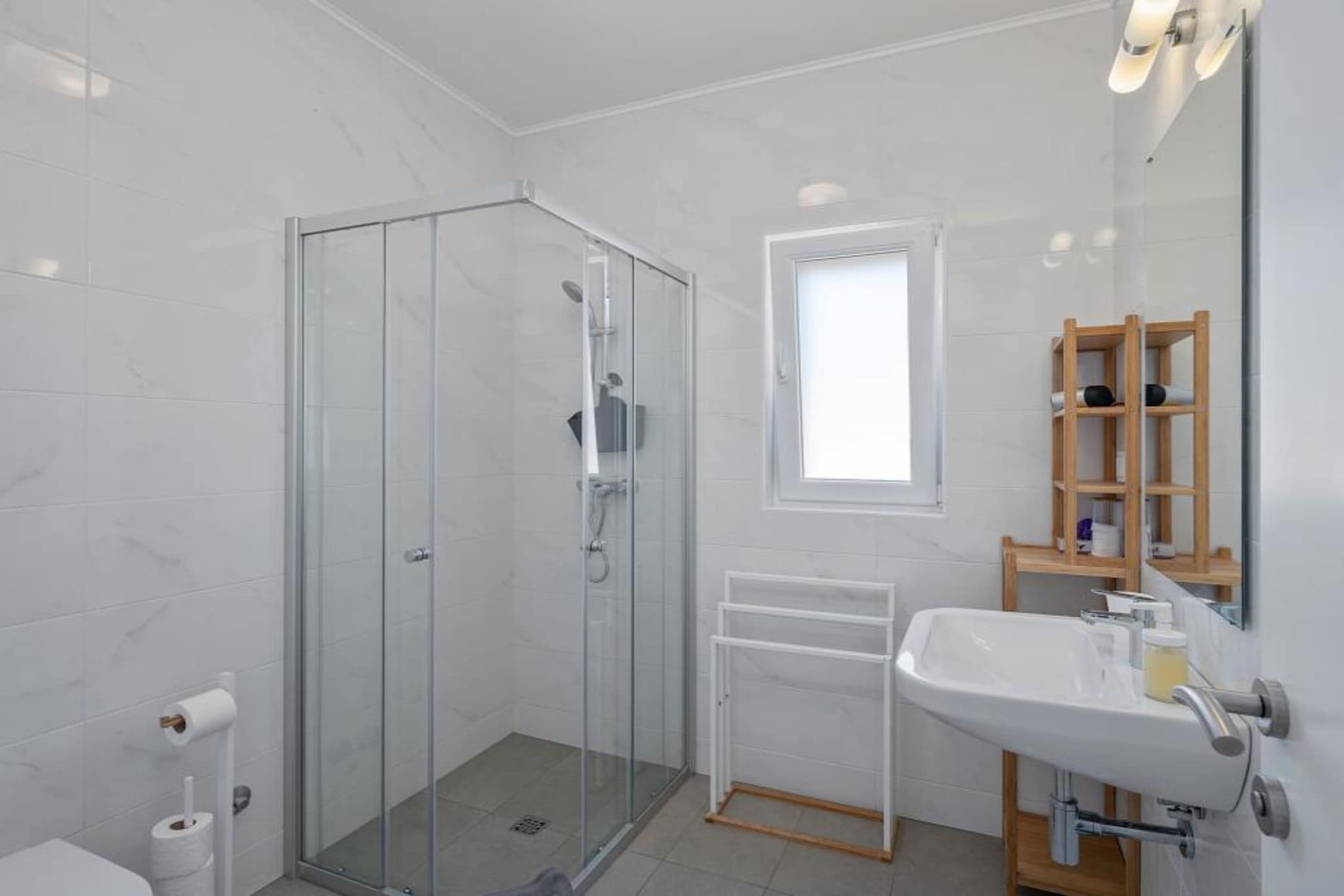 Apartments Villa Salvia Adriatica Grebaštica - Two Bedroom Apartment With Terrace And Sea View (Adriatica)-Badkamer