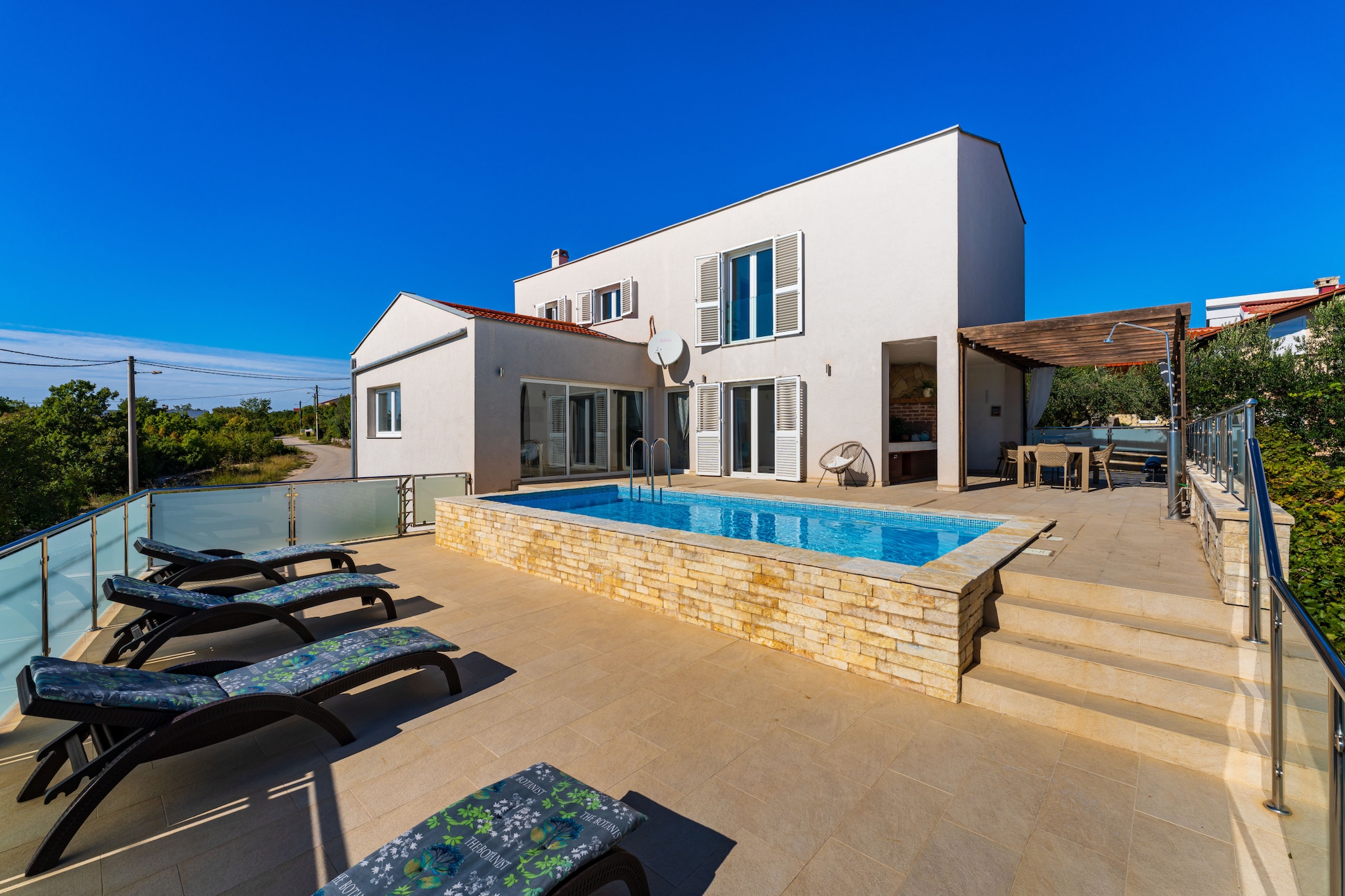 Sea view Villa Anpero-Außenbereich Sommer