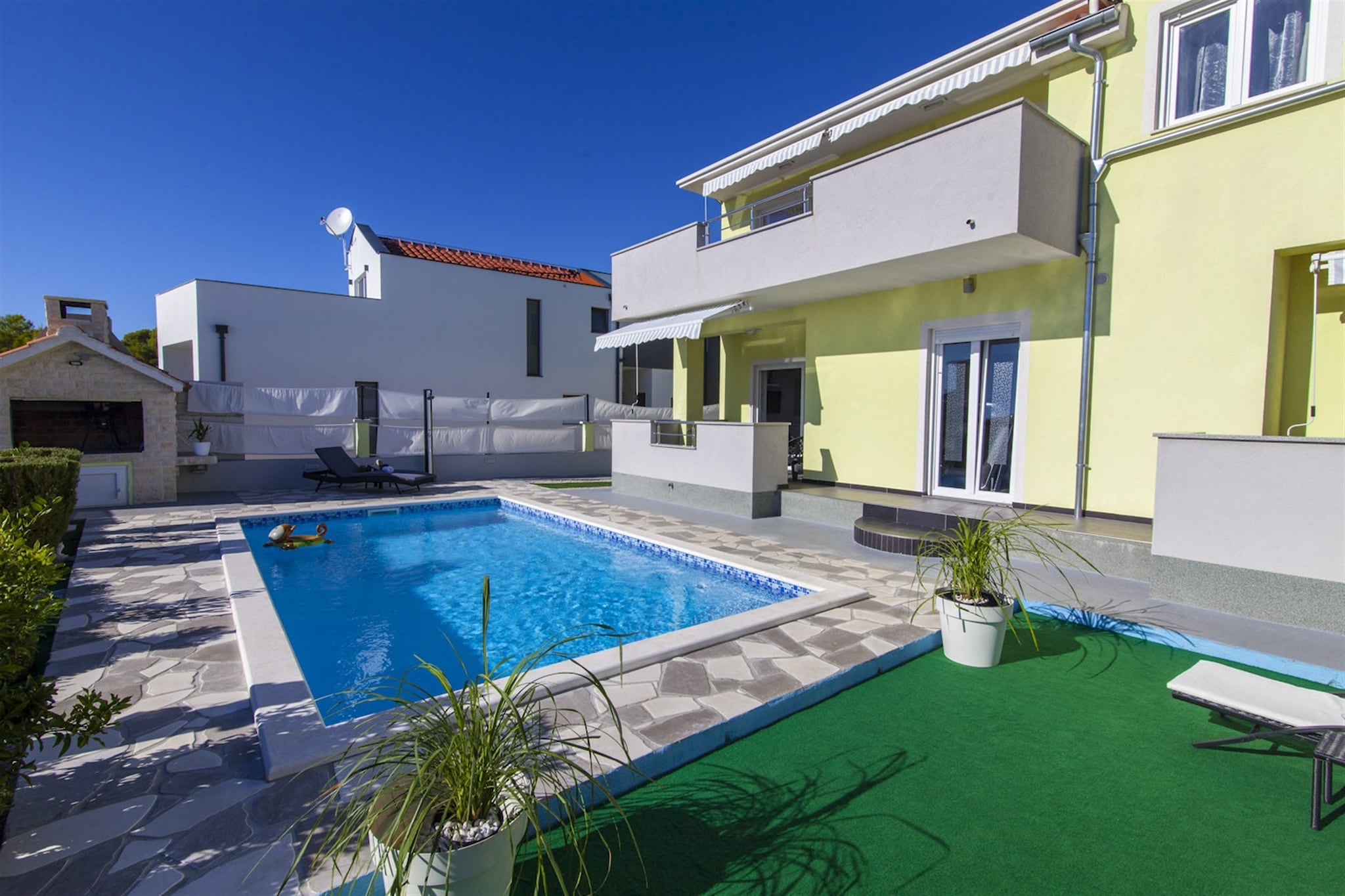 Sea view Villa Brodarica-Schwimmbad