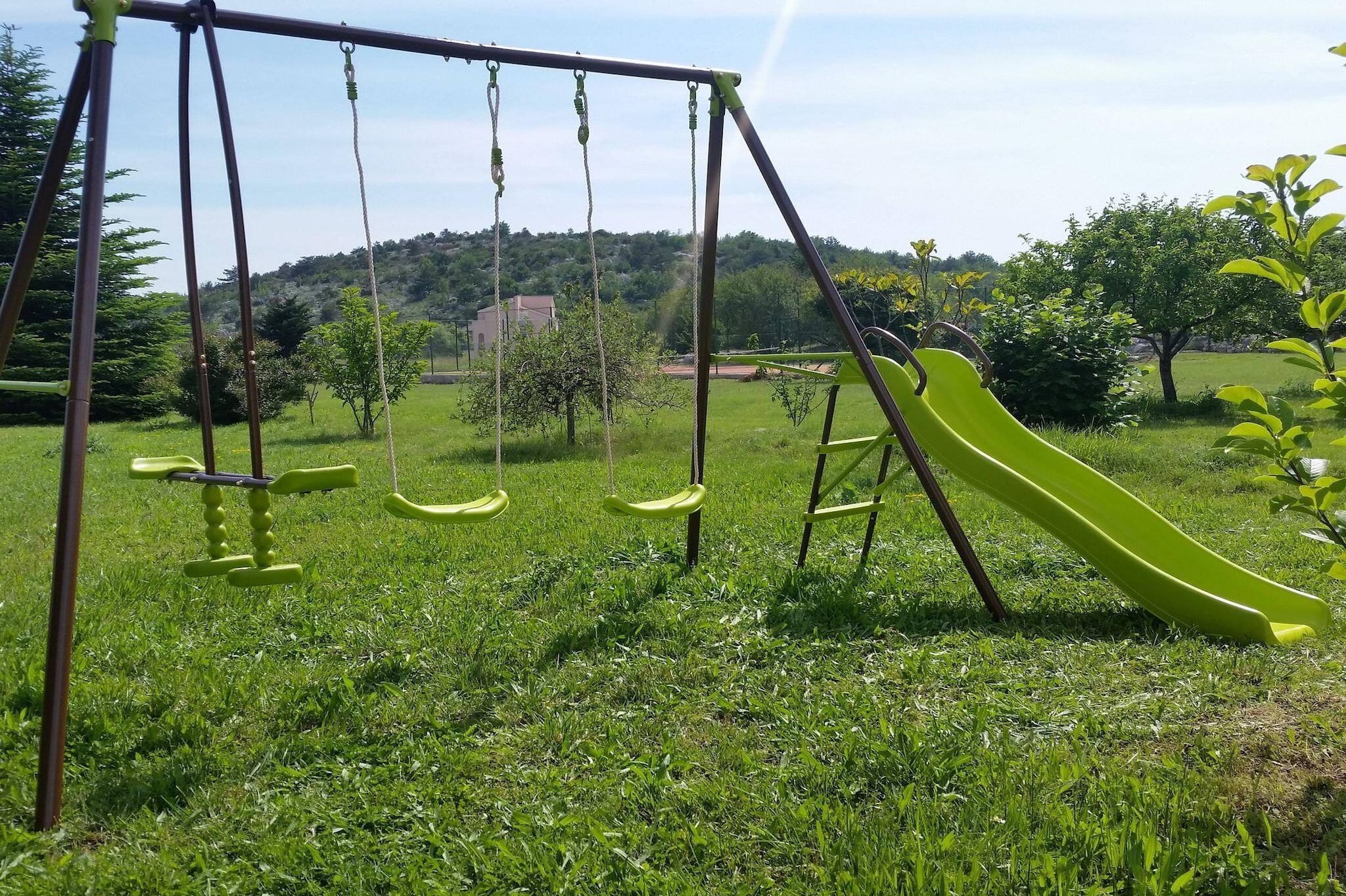 Sport & Spa Villa Neoric-Garten Sommer