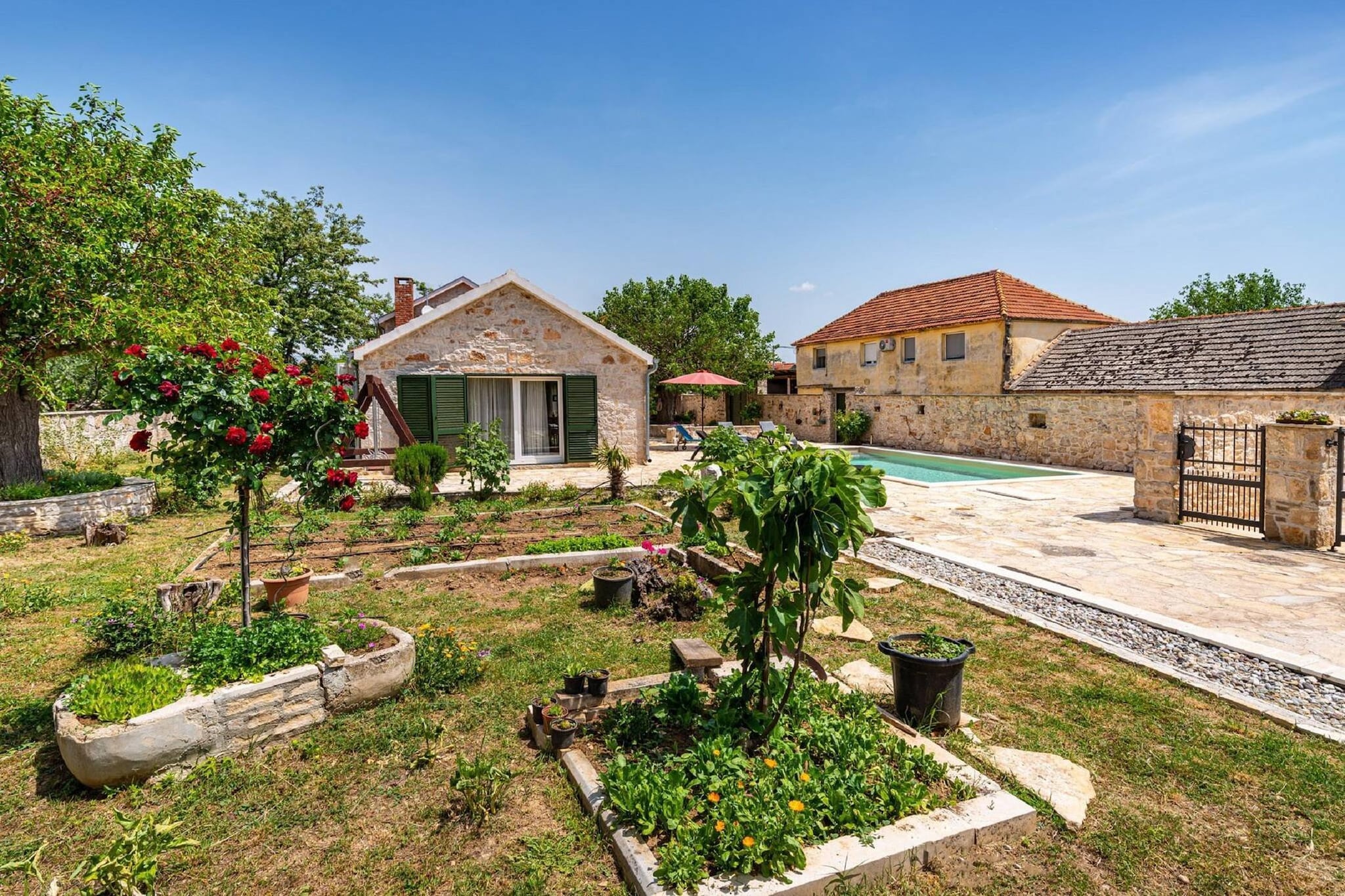 Authentic Villa Zvonko-Jardins en été