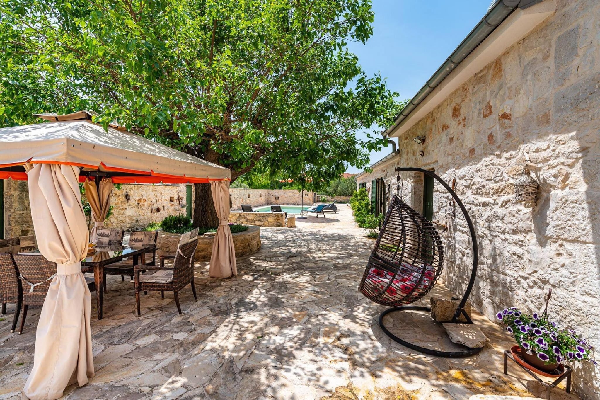 Authentic Villa Zvonko-Jardins en été