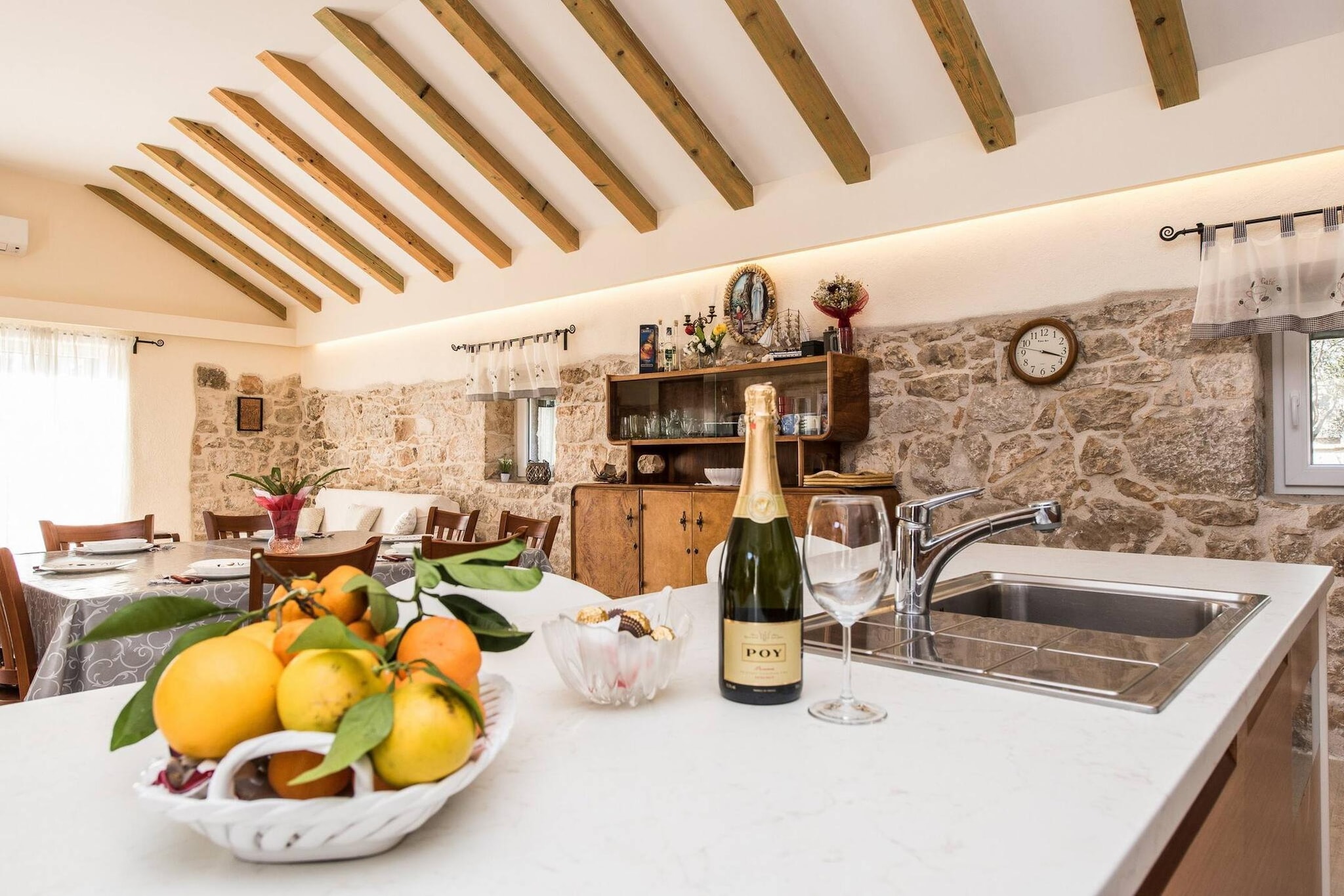 Authentic Villa Zvonko-Salle à manger