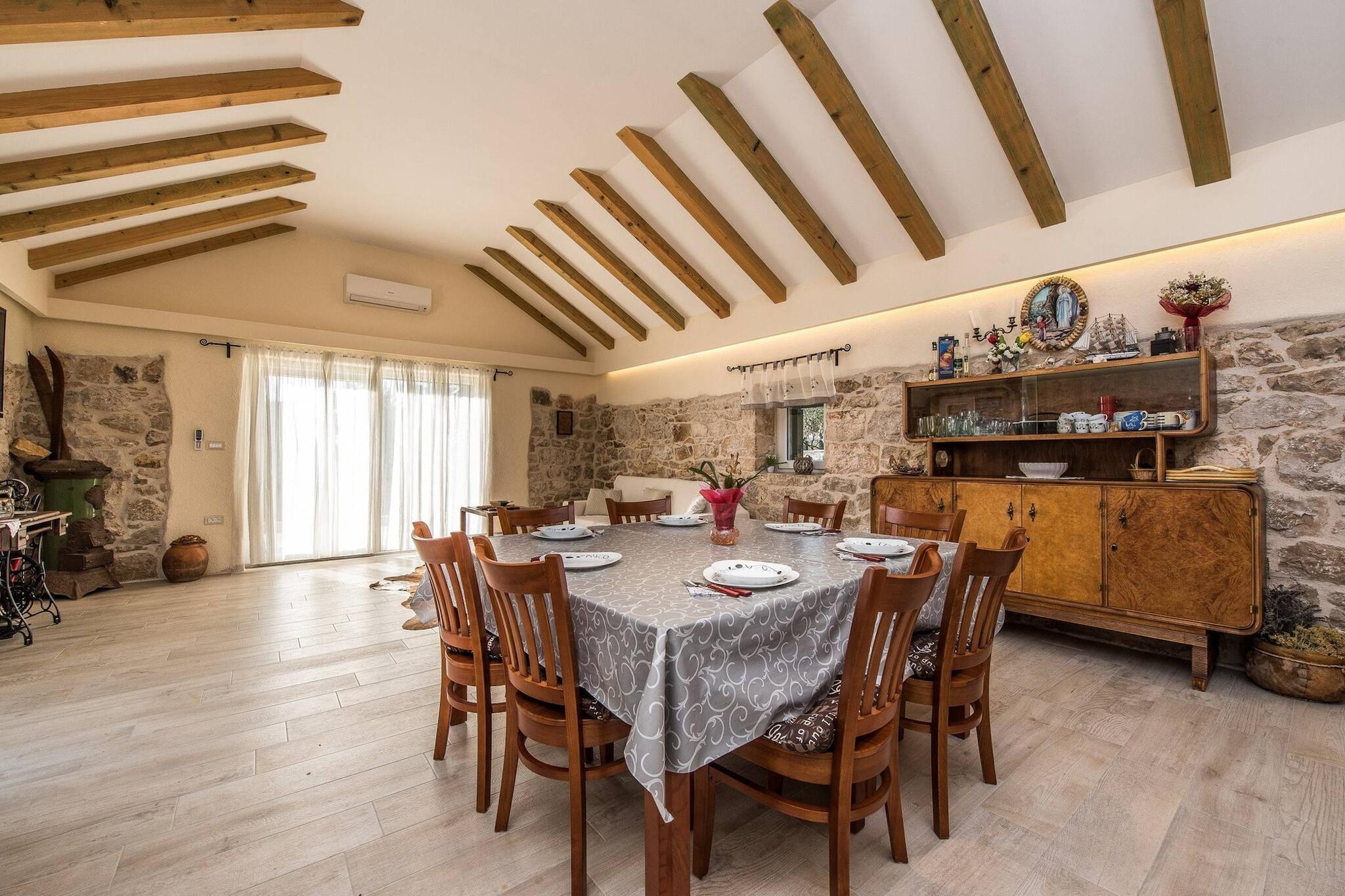 Authentic Villa Zvonko-Salle à manger