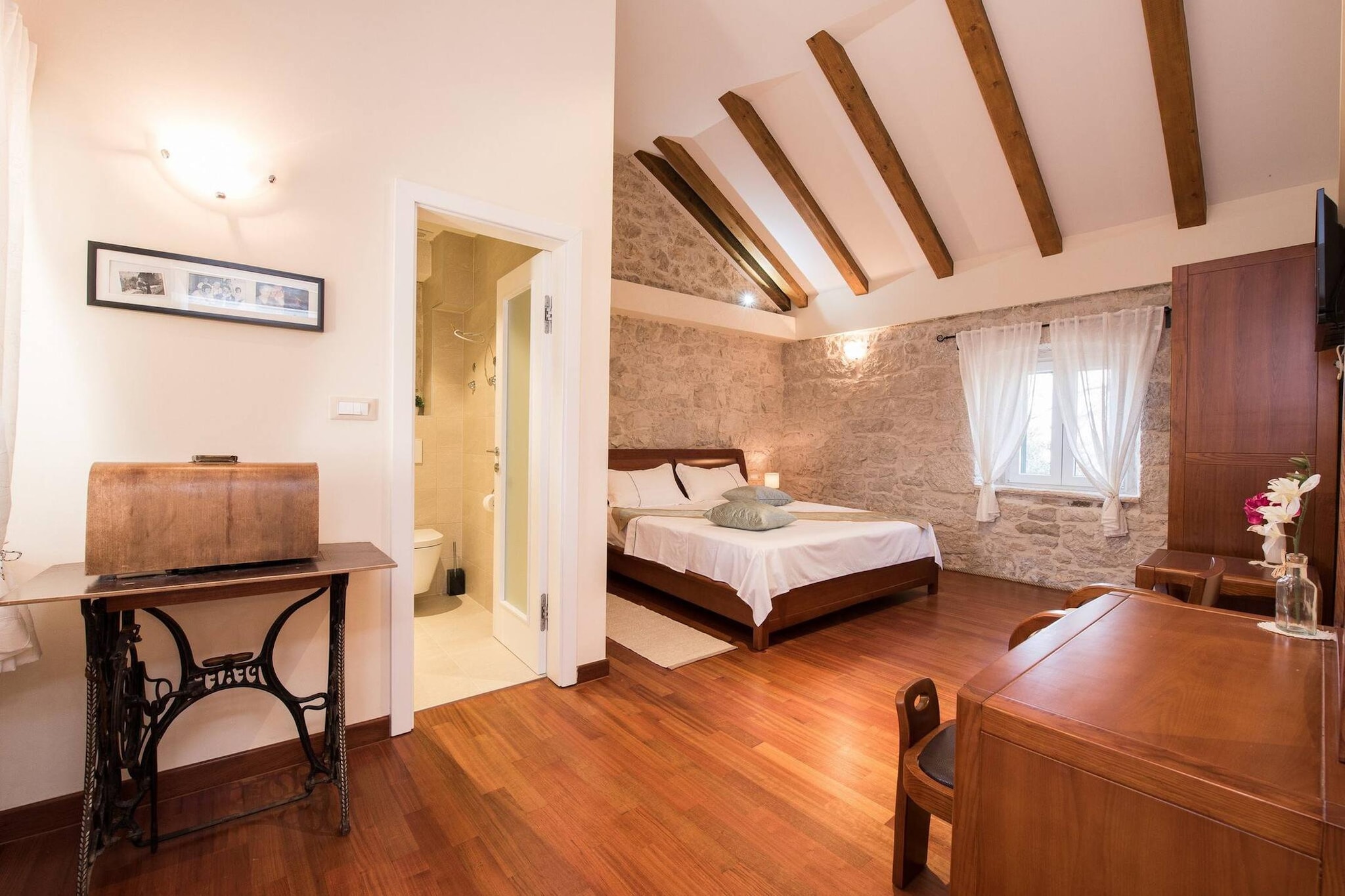 Authentic Villa Zvonko-Palier