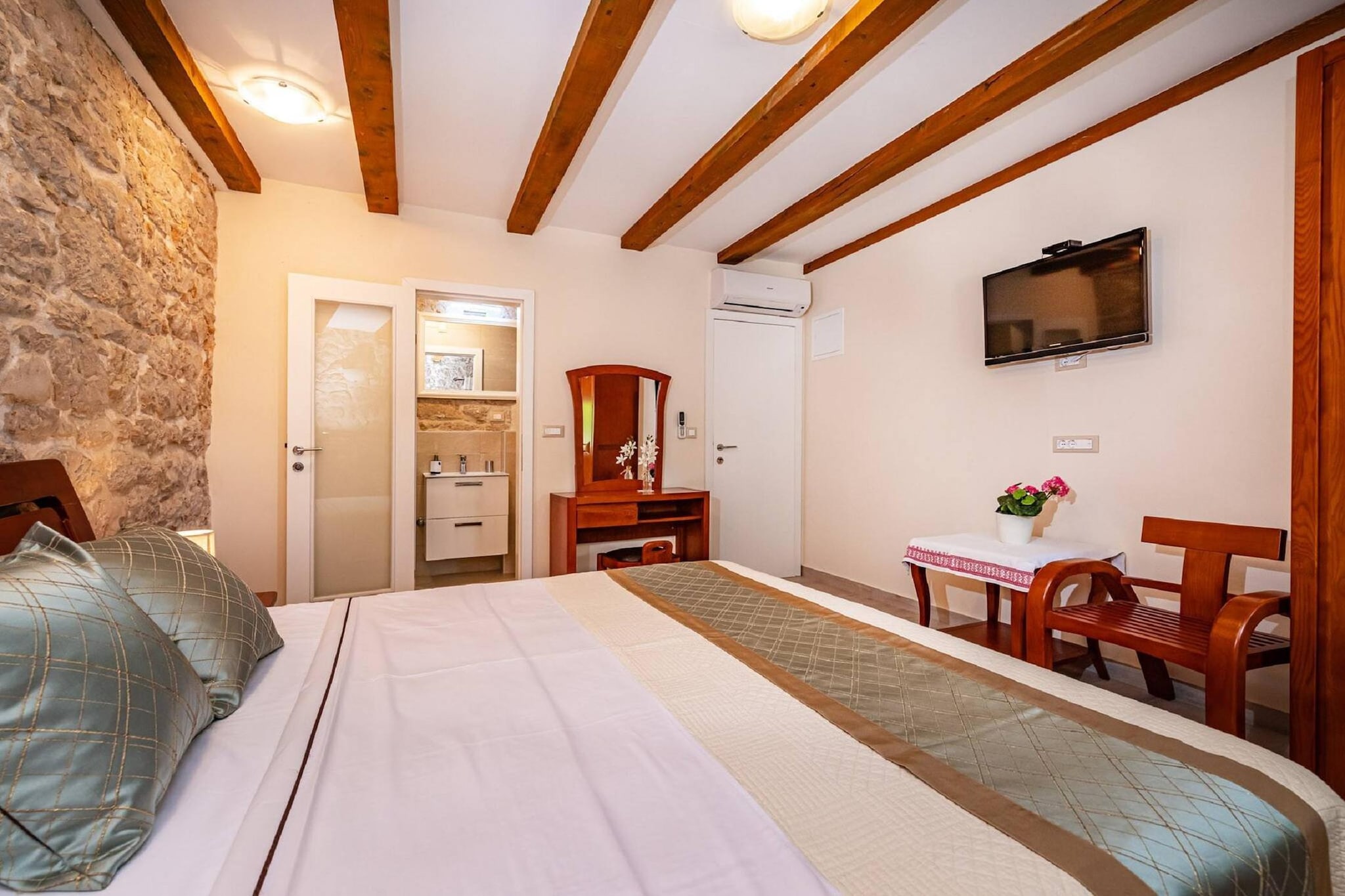 Authentic Villa Zvonko-Chambre