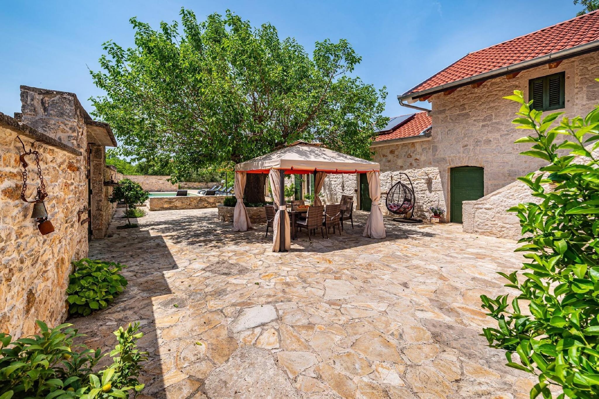 Authentic Villa Zvonko-Jardins en été