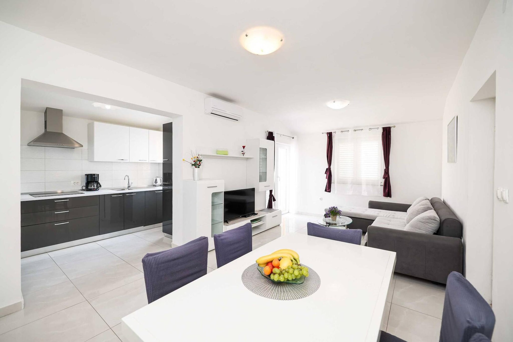 Holiday home Nekic-Salle à manger