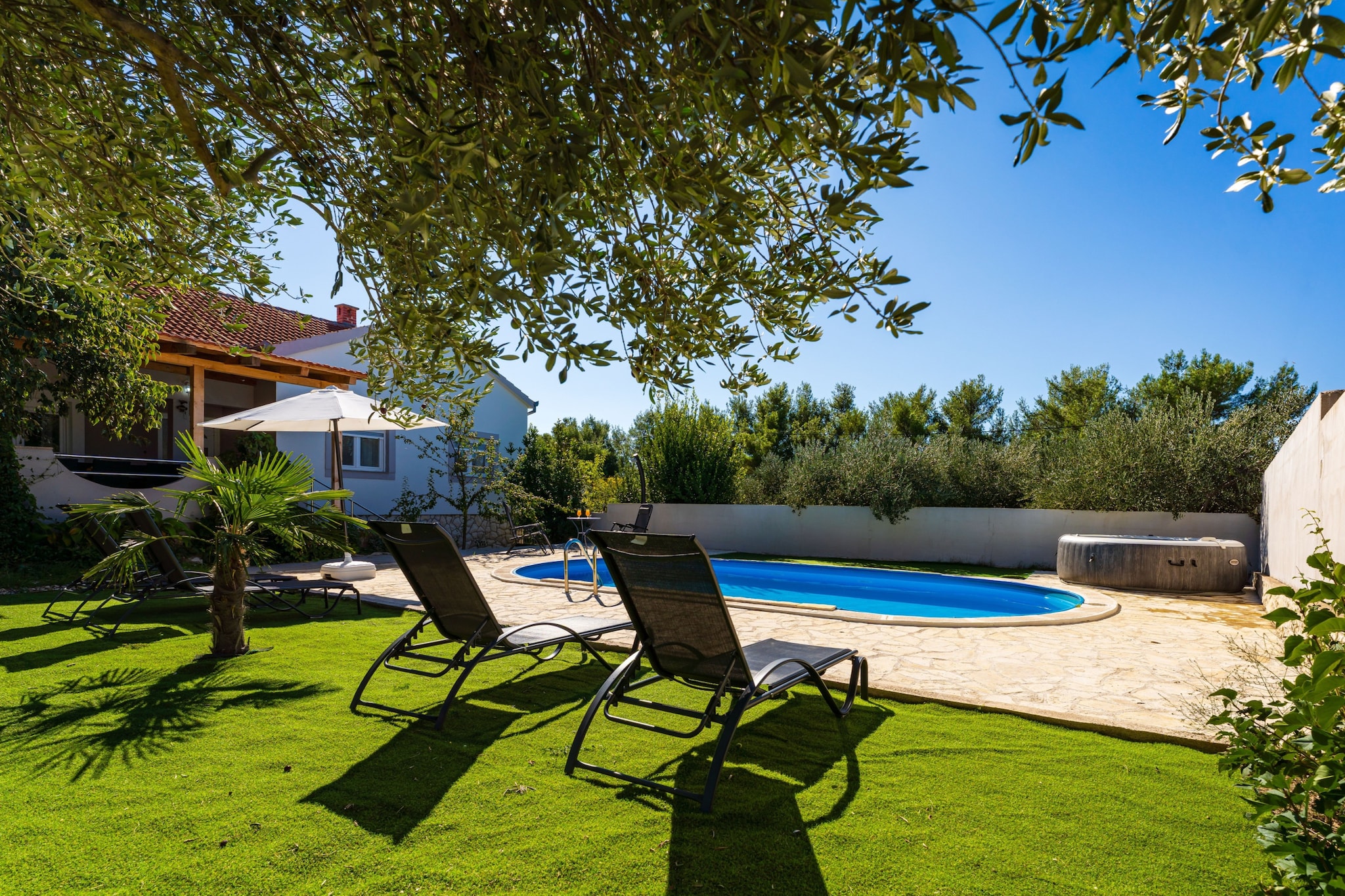 Holiday home Emily-Piscine