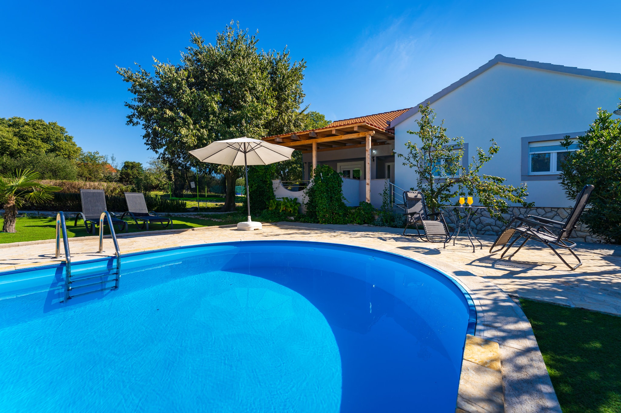 Holiday home Emily-Piscine