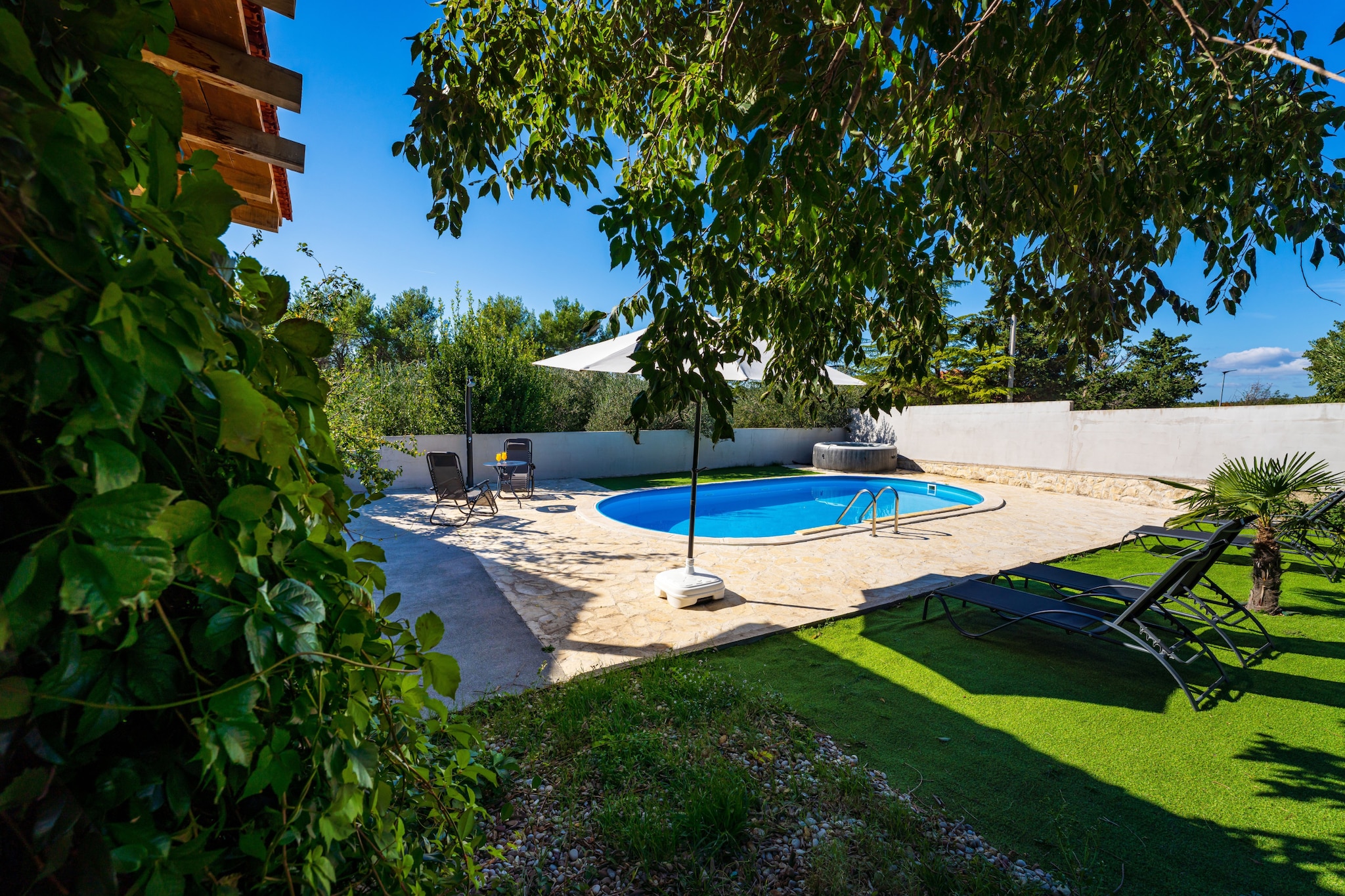 Holiday home Emily-Piscine