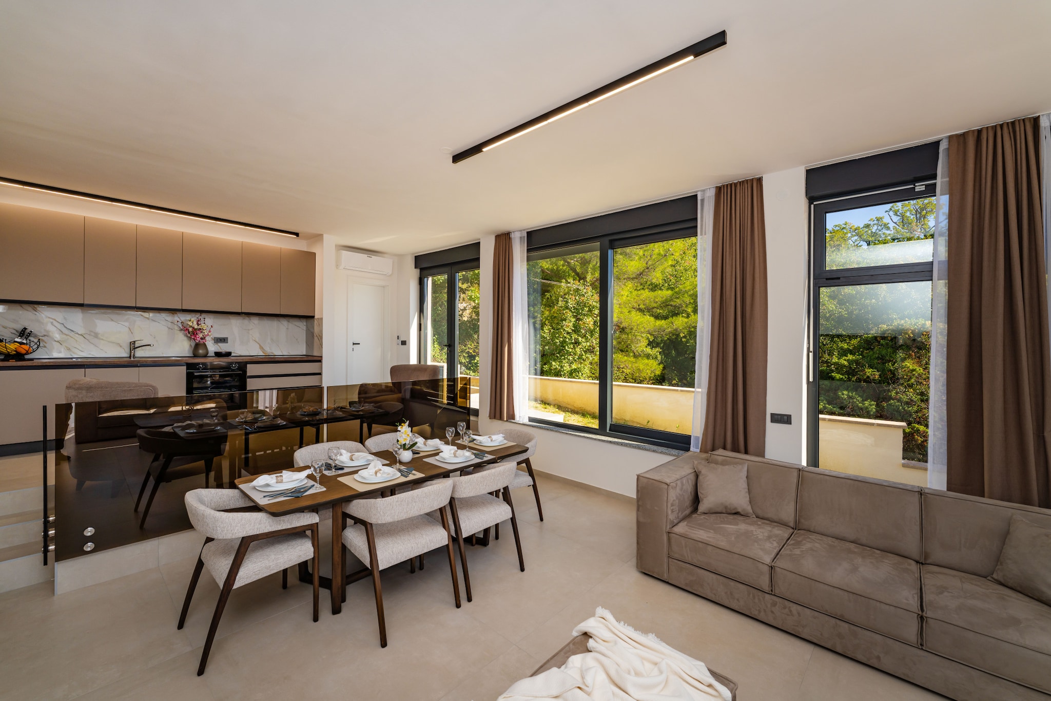 Sea view Villa Senti-Eetkamer