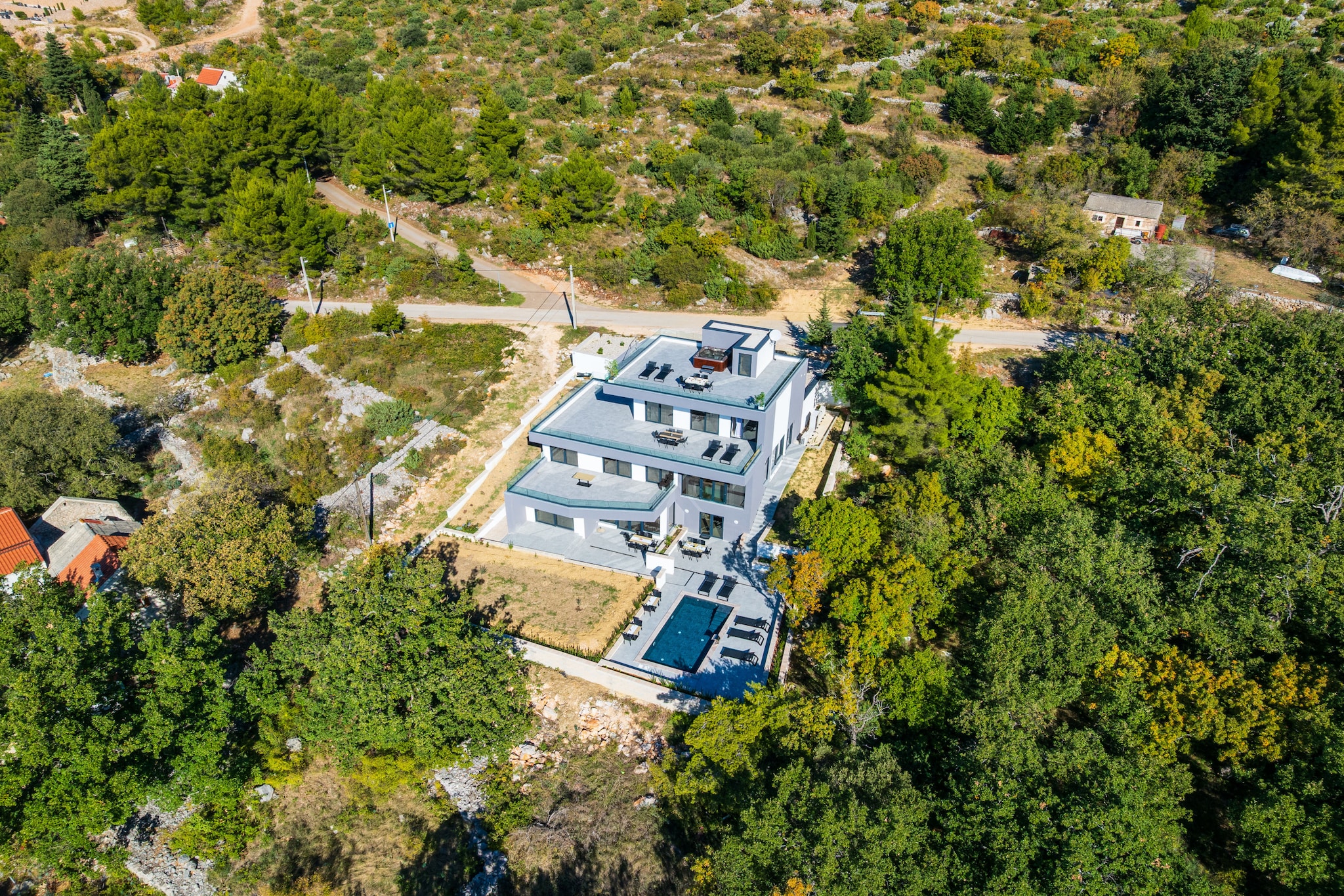 Sea view Villa Senti-Buitenkant zomer