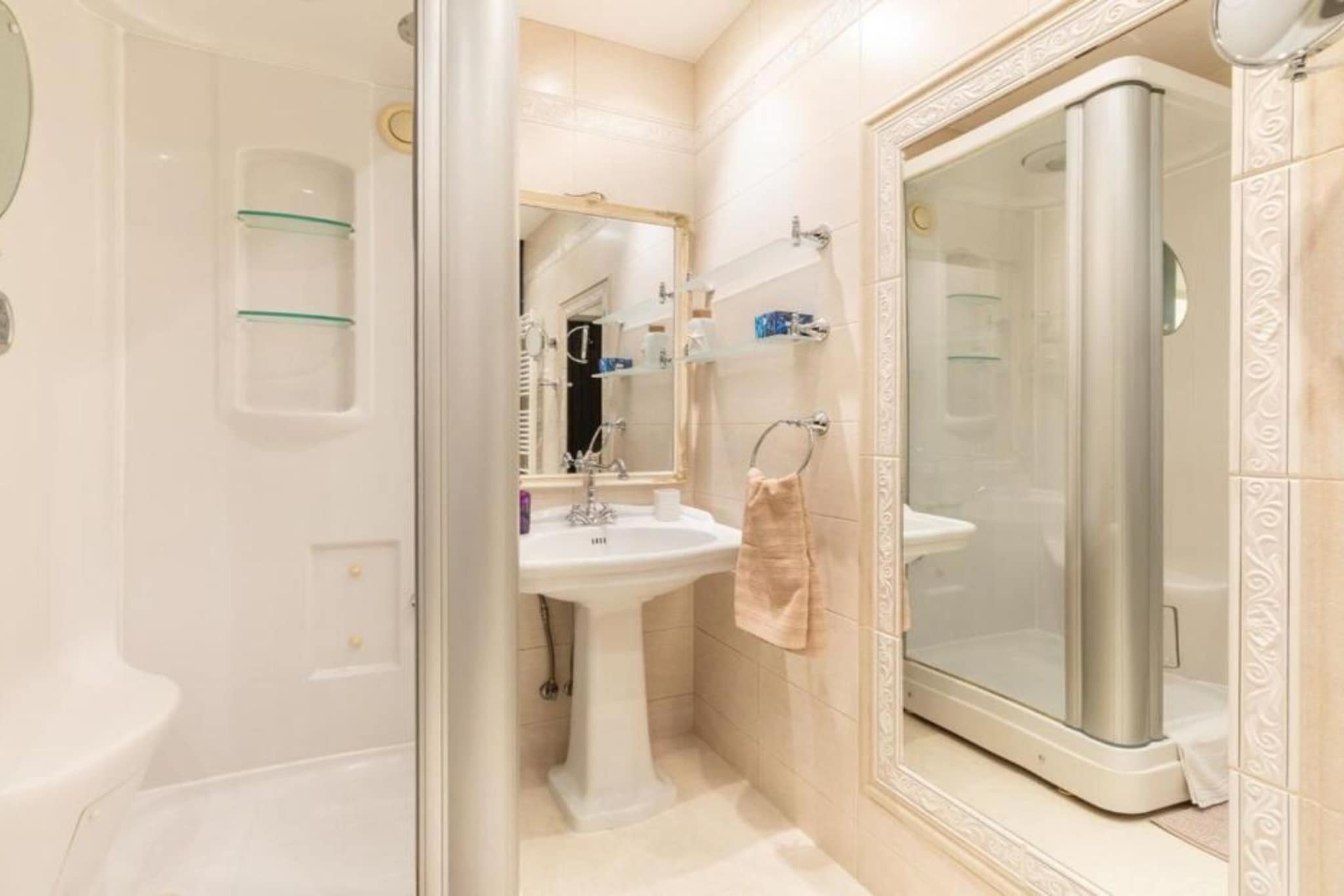 Zagreb Centre Luxury Penthouse, 5th Element - Two Bedroom Penthouse-Salle de bain