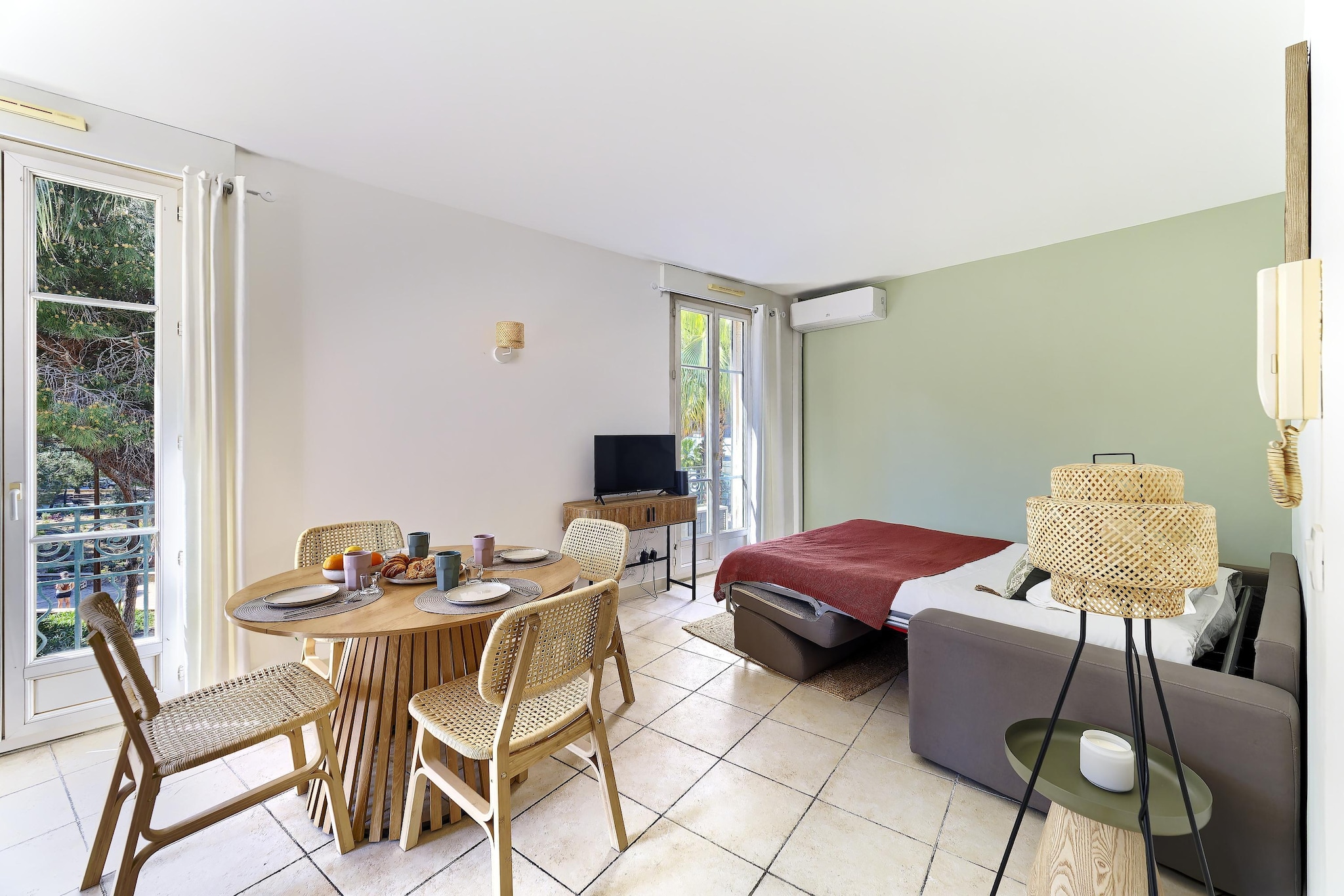 Appartement en bord de mer – Plage de la Salis-Dining room