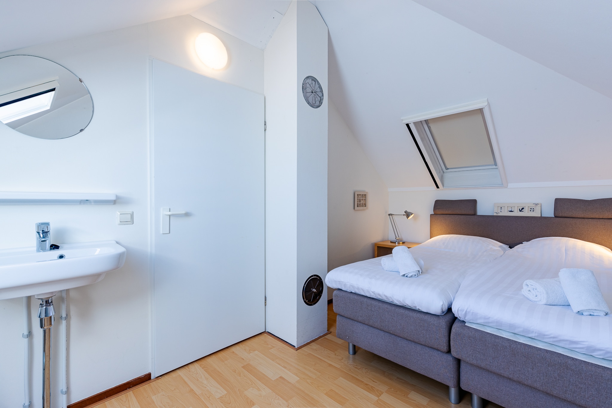 Vakantiewoning - Westduin 6 I Vlissingen 'Zilt en zand'-Slaapkamer