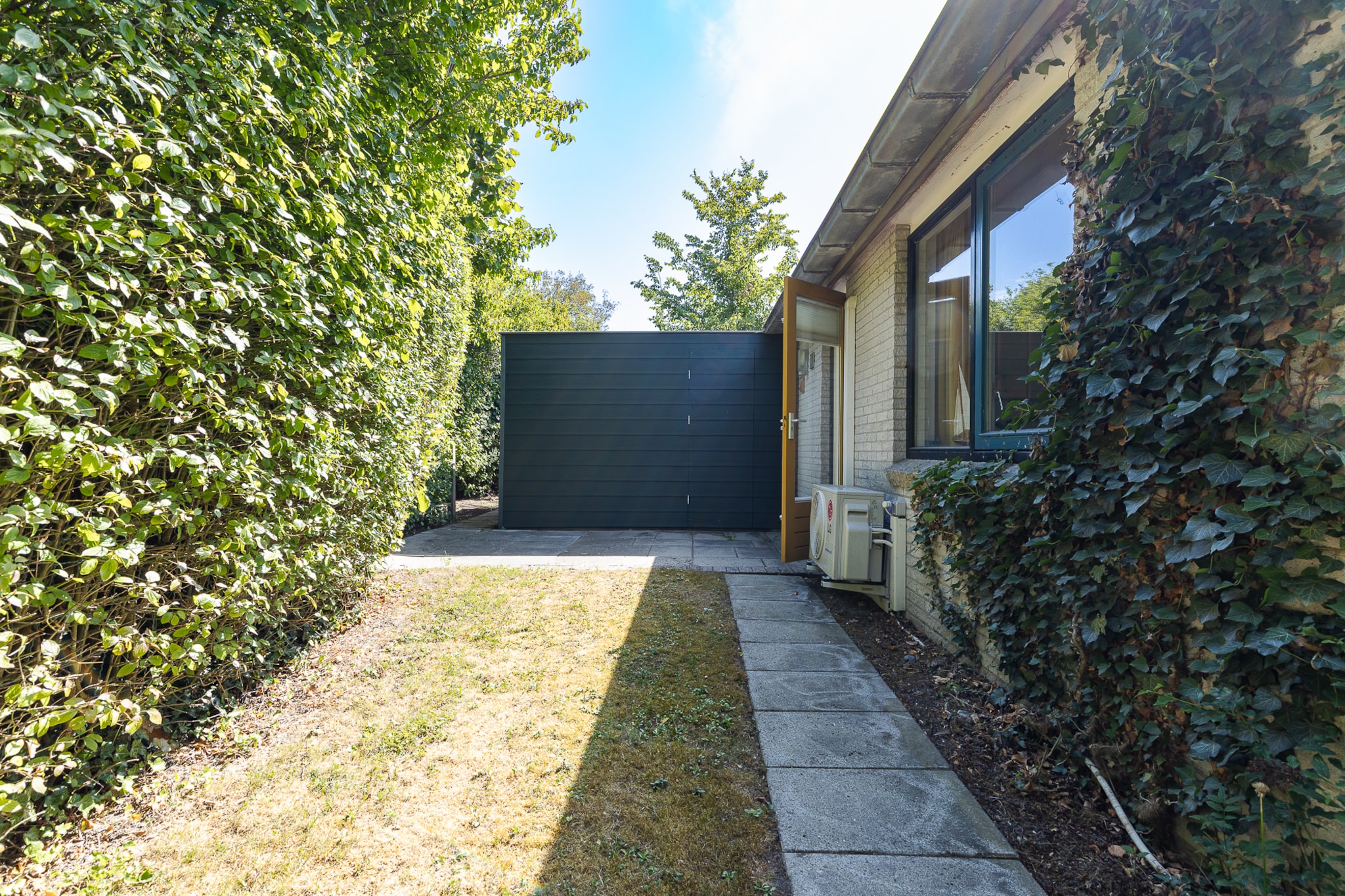 Vakantiewoning - Westduin 6 I Vlissingen 'Zilt en zand'-Tuinen zomer