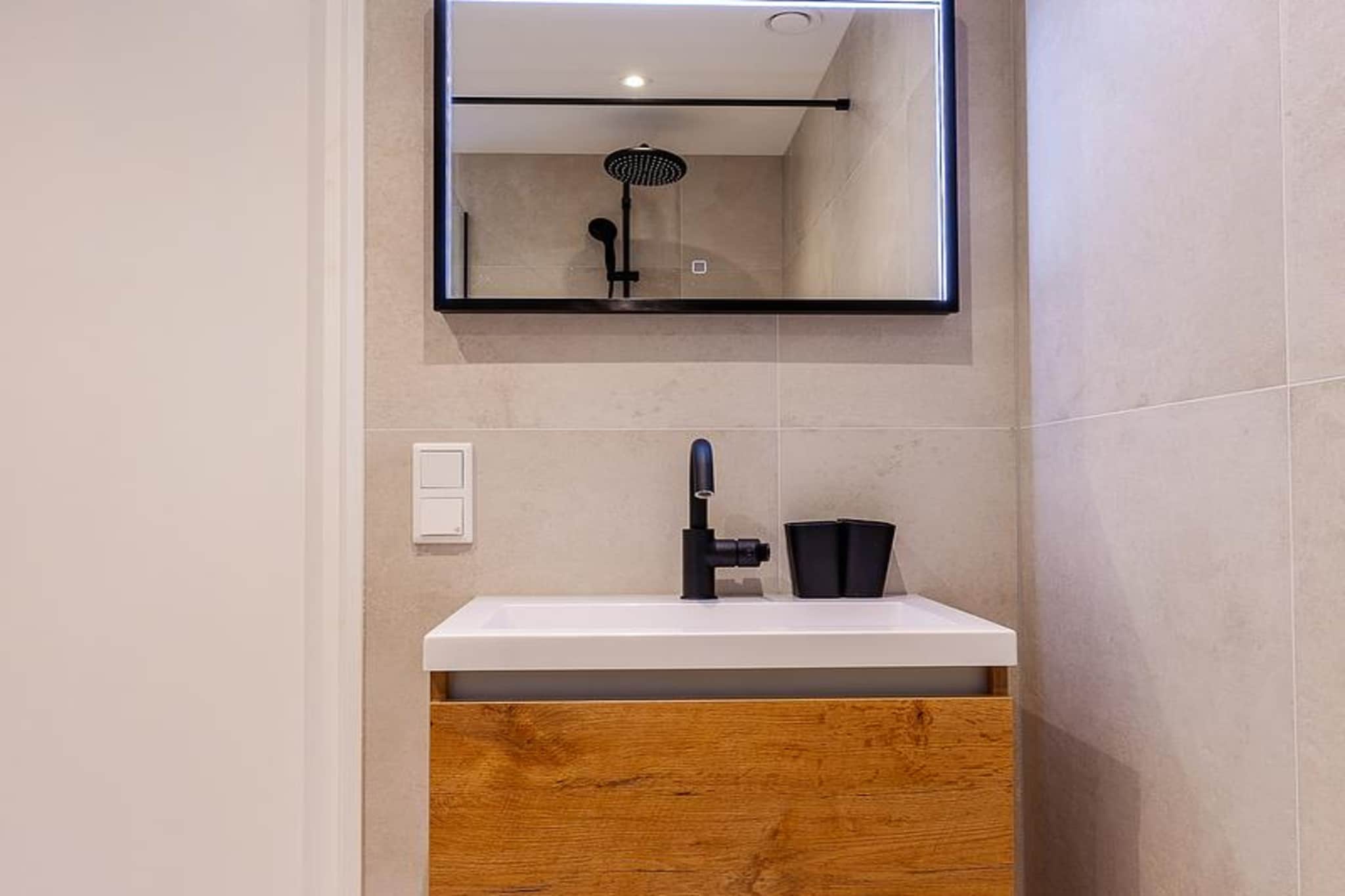 Holiday home - Schoolstraat 6a | Vrouwenpolder - Bathroom