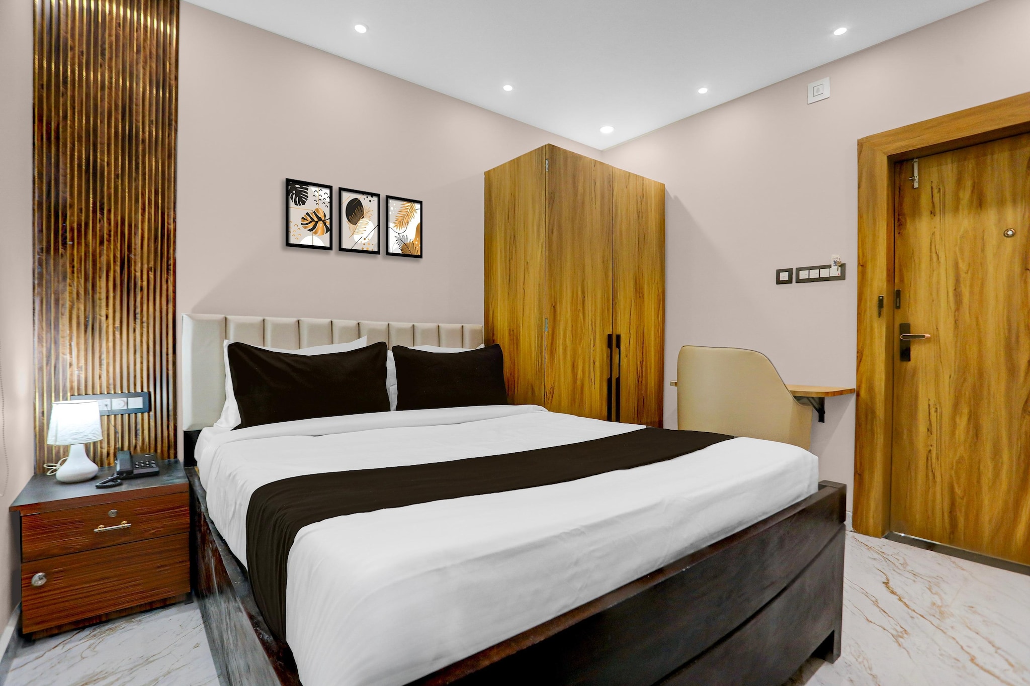 Located within 32 km of Jagannath Temple and 26 km of Bhubaneswar Station, Townhouse Puri Bypass Crossway Formerly Hotel Pratee Heights provides rooms with air conditioning and a private bathroom in Balanga. With free WiFi, this 4-star hotel offers room service and a 24-hour front desk. The hotel features family rooms.

All units at the hotel are equipped with a seating area, a flat-screen TV with satellite channels and a private bathroom with free toiletries and a bath or shower. The units include a desk.

Janardana Temple is 43 km from Townhouse Puri Bypass Crossway Formerly Hotel Pratee Heights. Biju Patnaik International Airport is 26 km away. 

Unmarried couples are warmly welcome at this property.
Guests with local ID proof are warmly welcome.
Foreign guests are welcome and allowed to stay at this property without any restrictions
Early Check-In Policy: A full day’s room rate will be charged for check-ins before 6:00 AM. Complimentary early check-in is available between 6:00 AM and 10:00 AM, subject to room availability.
 
Check-in is only available to guests aged 18 and above. Please provide a government-issued ID to confirm your age.