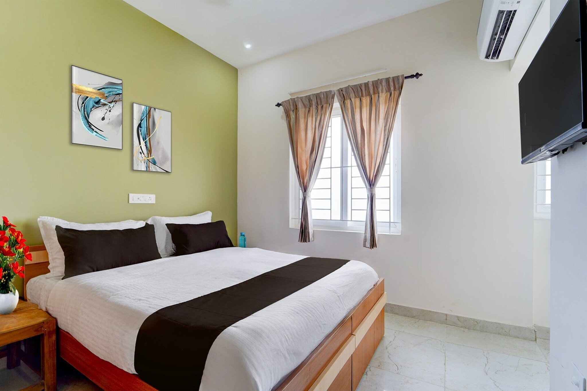 Located within 8.9 km of Codissia Trade Fair Complex and 16 km of Coimbatore Junction, Townhouse Svb Tech Park Kalapatti Formerly RG Stays provides rooms with air conditioning and a private bathroom in Coimbatore (Peelamedu). With free WiFi, this 4-star hotel offers room service and a 24-hour front desk. The hotel features family rooms.
Guest rooms at the hotel are equipped with a seating area, a flat-screen TV with satellite channels and a private bathroom with free toiletries and a bath or shower. All guest rooms include a desk.
Podanur Junction is 19 km from Townhouse Svb Tech Park Kalapatti Formerly RG Stays. Coimbatore International Airport is 7 km away.
Unmarried couples are warmly welcome at this property.
Guests with local ID proof are warmly welcome.
Foreign guests are welcome and allowed to stay at this property without any restrictions
Early Check-In Policy: A full day’s room rate will be charged for check-ins before 6:00 AM. Complimentary early check-in is available between 6:00 AM and 10:00 AM, subject to room availability.
Check-in is only available to guests aged 18 and above. Please provide a government-issued ID to confirm your age.