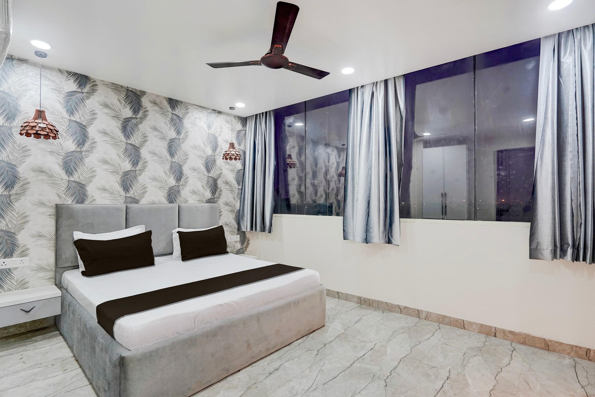 Located within 28 km of Gurudwara Sis Ganj Sahib and 28 km of Red Fort, Townhouse DSIDC Bawana Formerly Kanhaiya Residency provides rooms with air conditioning and a private bathroom in Bawāna. With free WiFi, this 3-star hotel offers room service and a 24-hour front desk. The hotel features family rooms.
All units at the hotel are equipped with a seating area, a flat-screen TV with satellite channels and a private bathroom with free toiletries and a bath or shower. Guest rooms include a desk.
Gurudwara Bangla Sahib is 29 km from Townhouse DSIDC Bawana Formerly Kanhaiya Residency, while Jantar Mantar is 30 km away. Delhi International Airport is 30 km from the property.
Unmarried couples are warmly welcome at this property.
Guests with local ID proof are warmly welcome.
Foreign guests are welcome and allowed to stay at this property without any restrictions
Early Check-In Policy: A full day’s room rate will be charged for check-ins before 6:00 AM. Complimentary early check-in is available between 6:00 AM and 10:00 AM, subject to room availability.
Check-in is only available to guests aged 18 and above. Please provide a government-issued ID to confirm your age.