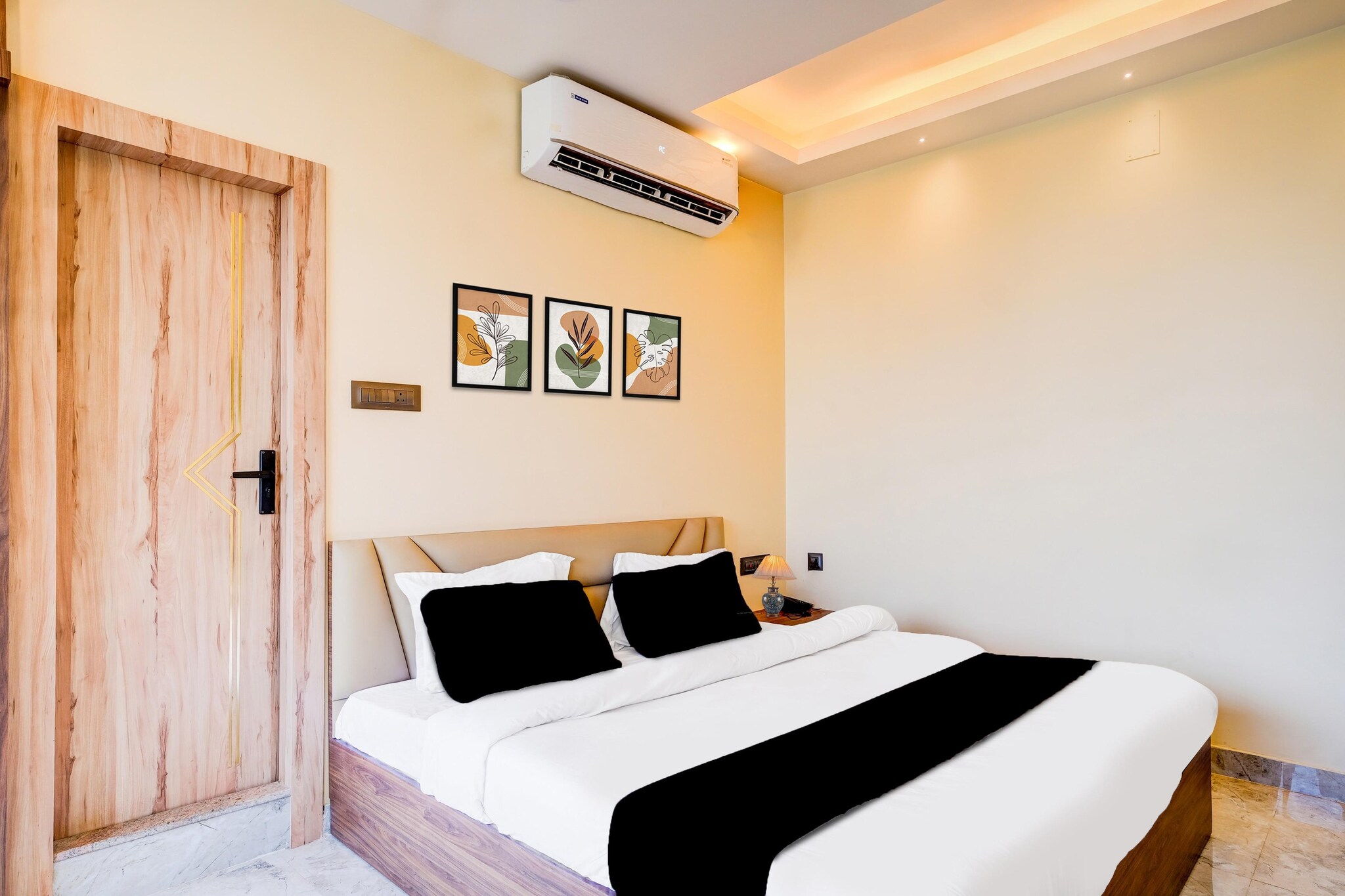 Situated within 7.5 km of Kamakhya Temple and 1.1 km of ISKCON Guwahati, Townhouse Bhangagarh Bus Terminal Formerly The Rudra Inn features rooms with air conditioning and a private bathroom in Guwahati. With free WiFi, this 4-star hotel offers room service and a 24-hour front desk. The hotel has family rooms.

All rooms at the hotel are fitted with a seating area, a flat-screen TV with satellite channels and a private bathroom with free toiletries and a bath or shower. The units have a desk.

Guwahati Station is 1.9 km from Townhouse Bhangagarh Bus Terminal Formerly The Rudra Inn, while Assam State Museum is 2.4 km from the property. Lokpriya Gopinath Bordoloi International Airport is 18 km away. 

Unmarried couples are warmly welcome at this property.
Guests with local ID proof are warmly welcome.
Foreign guests are welcome and allowed to stay at this property without any restrictions
Early Check-In Policy: A full day’s room rate will be charged for check-ins before 6:00 AM. Complimentary early check-in is available between 6:00 AM and 10:00 AM, subject to room availability.
 
Check-in is only available to guests aged 18 and above. Please provide a government-issued ID to confirm your age.