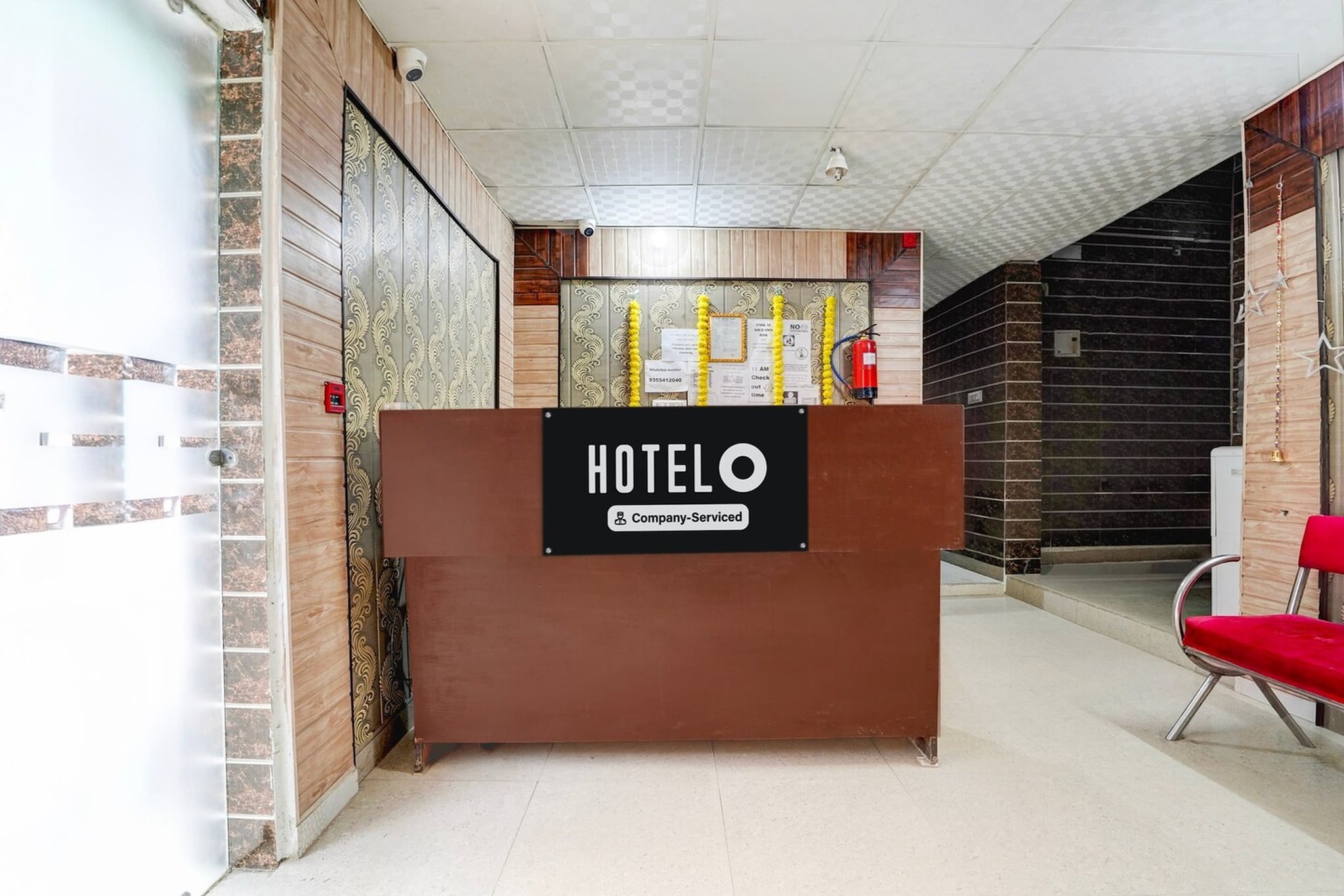 Ground floor: (bedroom(double bed, TV, seating area, air conditioning, telephone), bathroom(bathtub or shower, washbasin, toilet, Towels incl., shampoo, body soap, hot water))