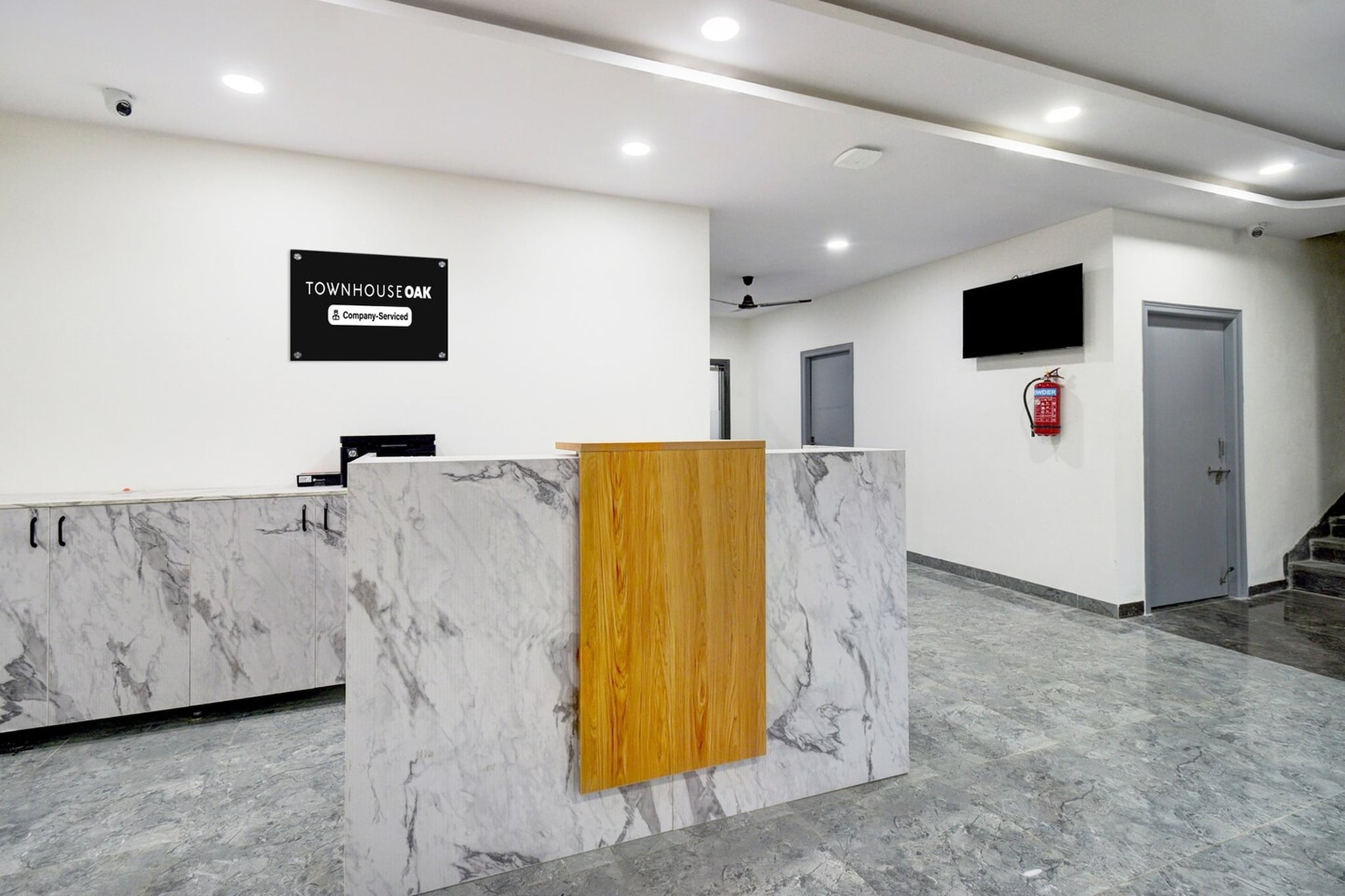 Ground floor: (bedroom(double bed, TV, seating area, air conditioning, telephone), bathroom(bathtub or shower, washbasin, toilet, Towels incl., shampoo, body soap, hot water), lift)