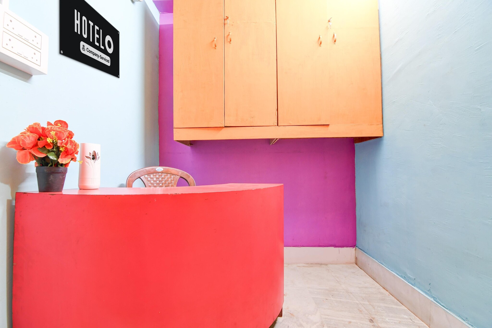 Ground floor: (bedroom(double bed, TV, seating area, air conditioning, Towels incl., telephone), bathroom(bathtub or shower, shower, washbasin, toilet, shampoo, body soap, hot water), lift)