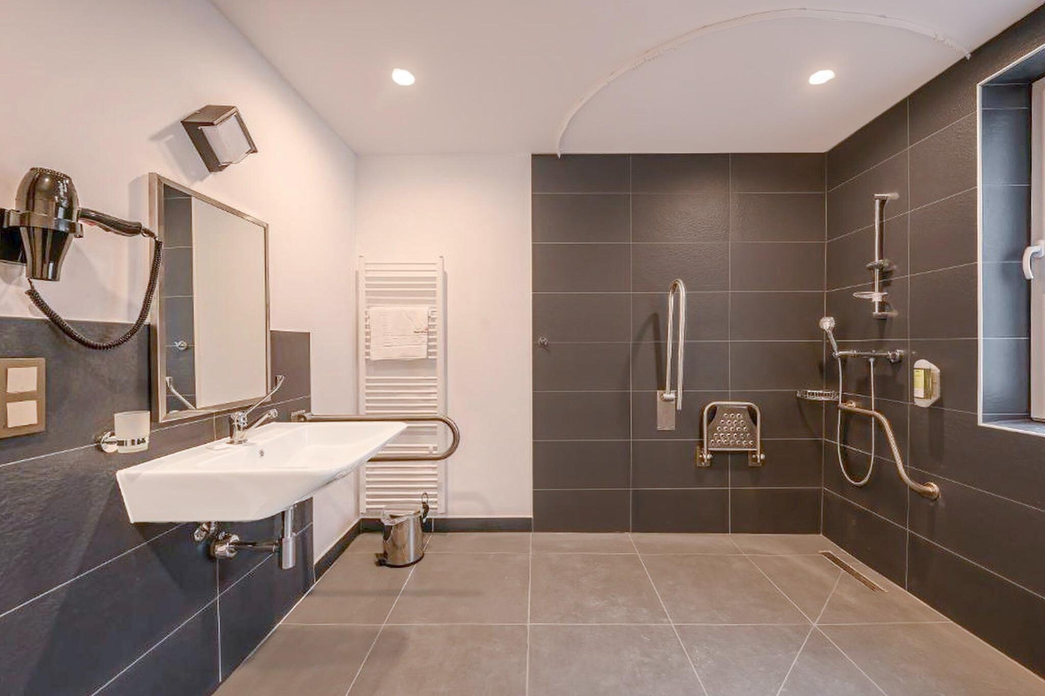 Schwarzbachtal  - Wheelchair Accessible Double Room-Badezimmer