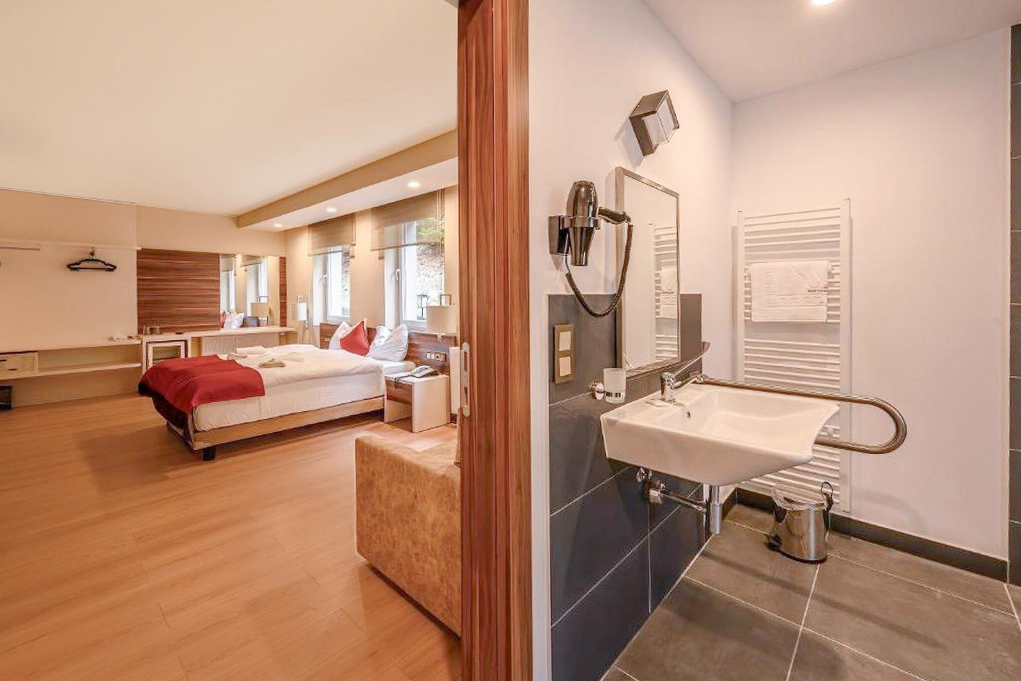 Schwarzbachtal  - Wheelchair Accessible Double Room-Badezimmer