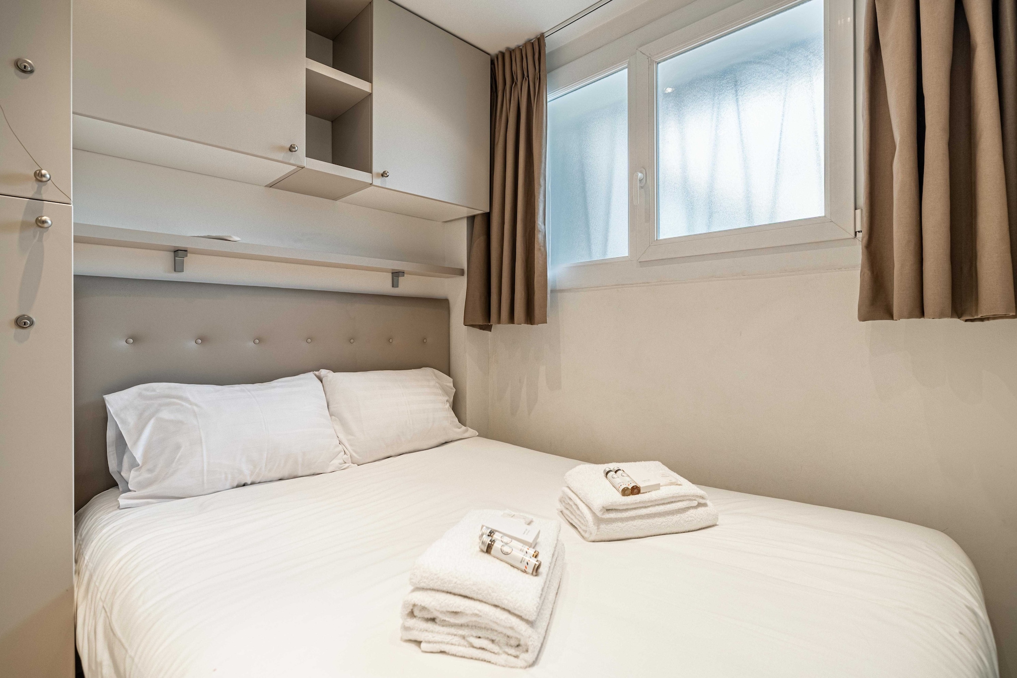 Modern Apartment a/c 1BR-4P – With balcony