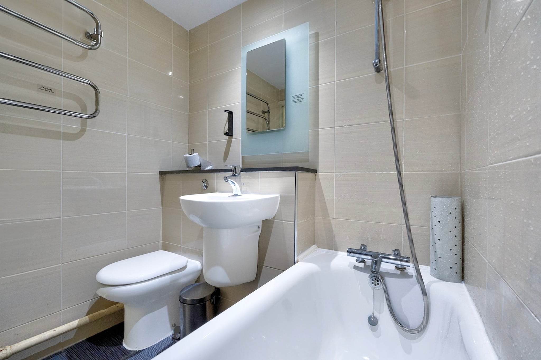 Standard Double Room - Badezimmer