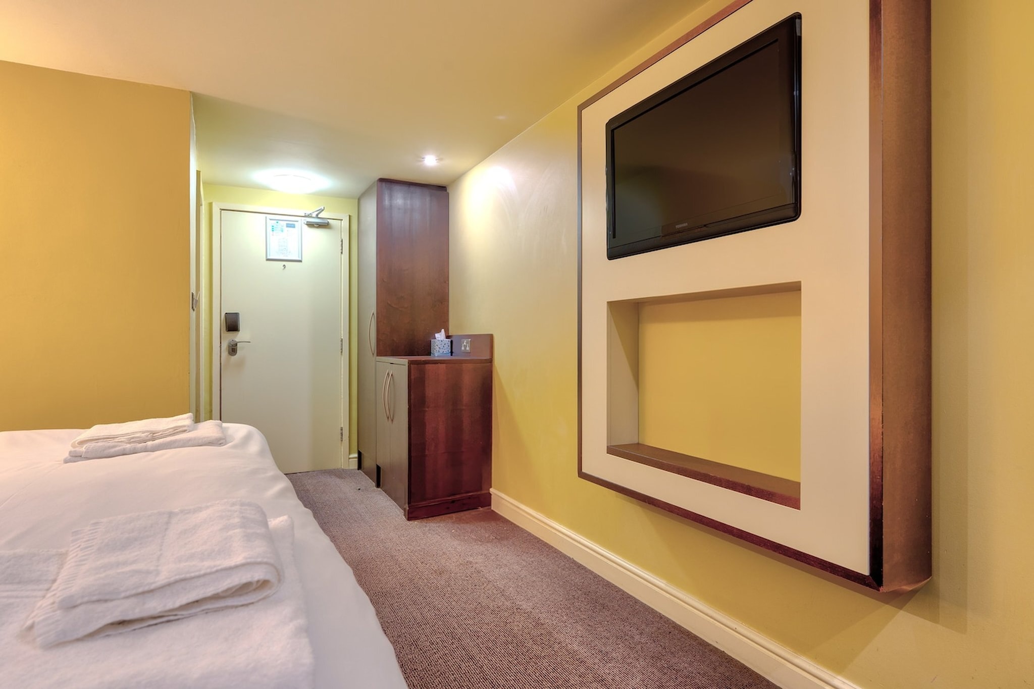 Standard Double Room - Schlafzimmer